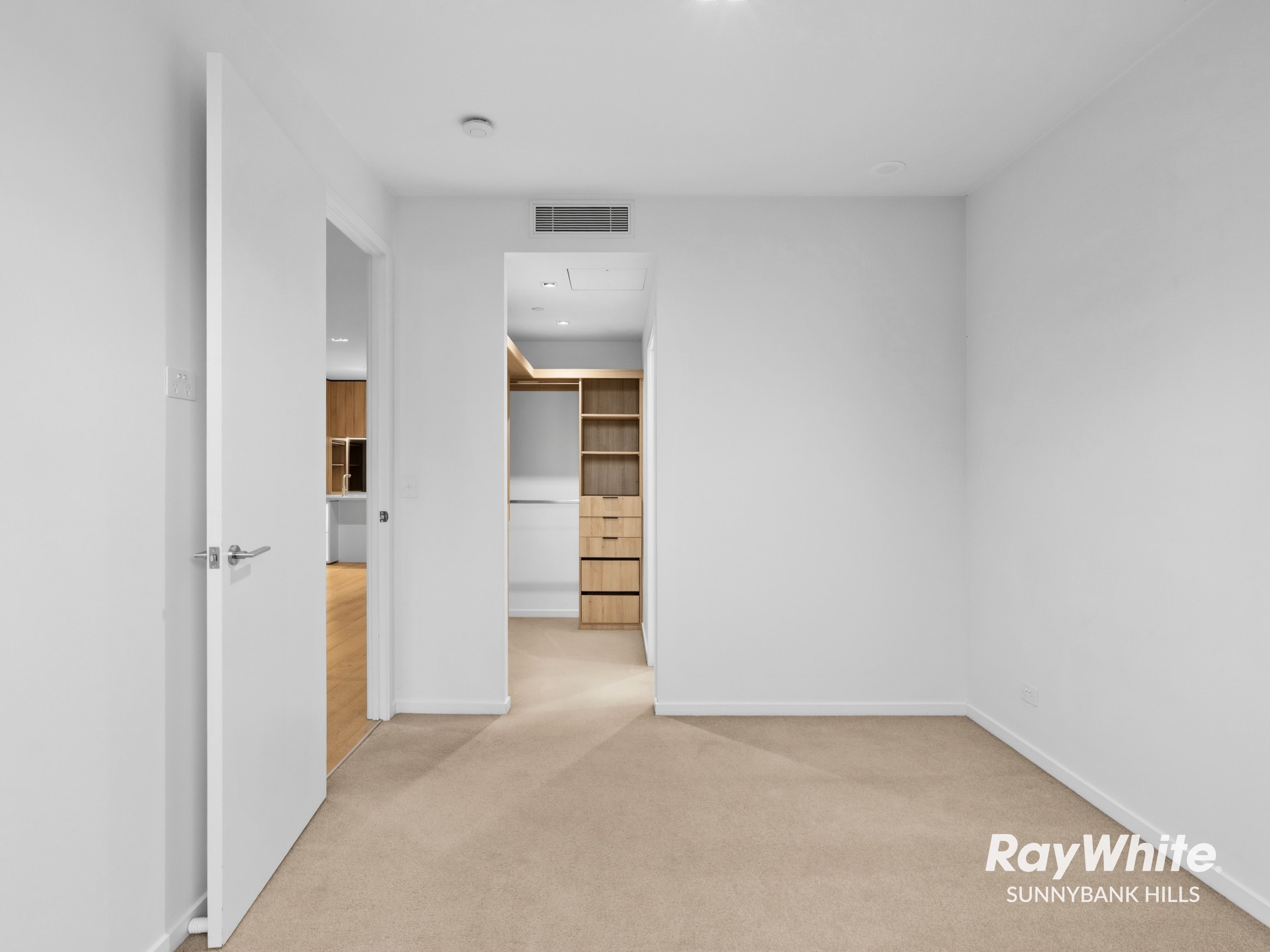 1204/18 Longland Street — photo 6 of 30
