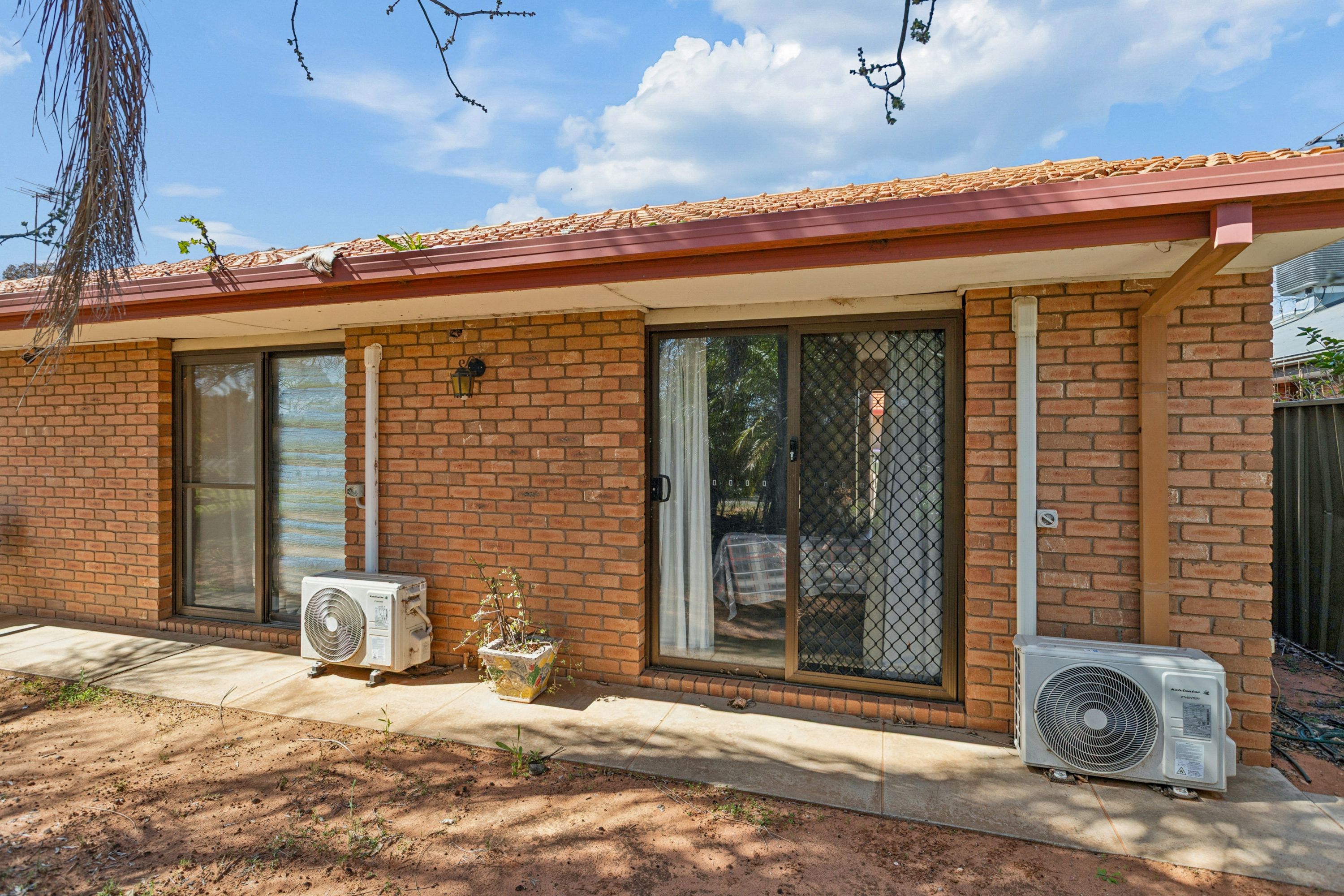 8/133-139 Jacaranda Street — photo 9 of 11