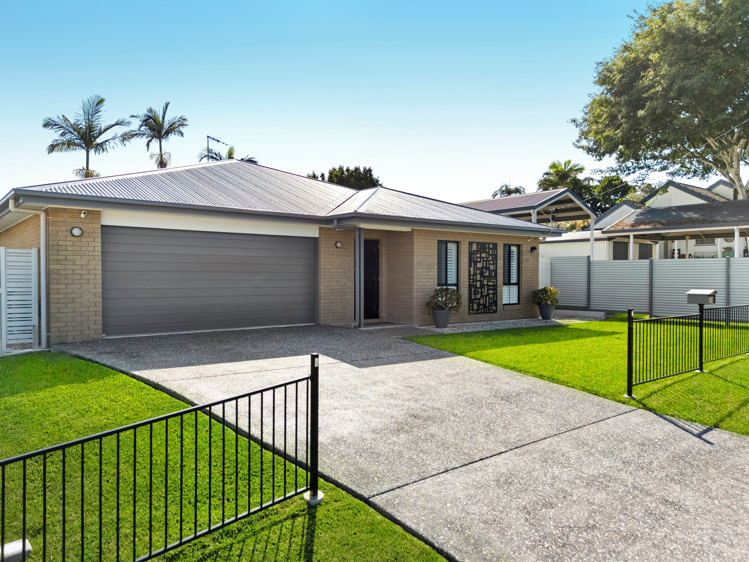 11 Hayes Street, Raceview, QLD 4305