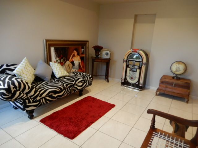 13B Mooney Crescent, Emerald, QLD 4720