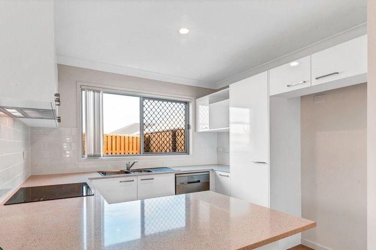 A/12 Azure Street, Rosewood, QLD 4340