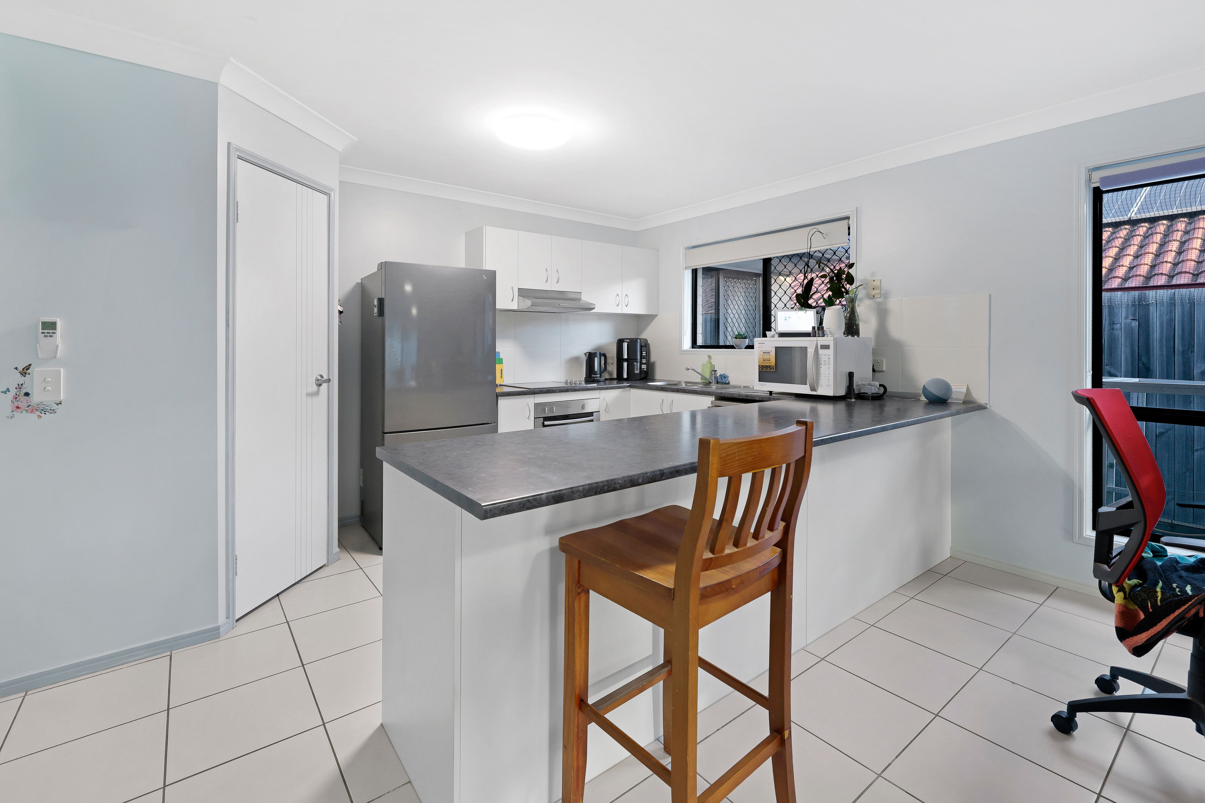 25 Ludlow Crescent — photo 5 of 27