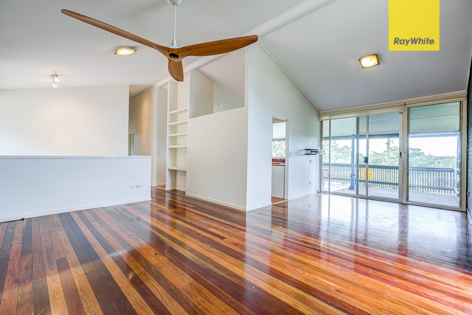 8 Gills Close, Rochedale South, QLD 4123