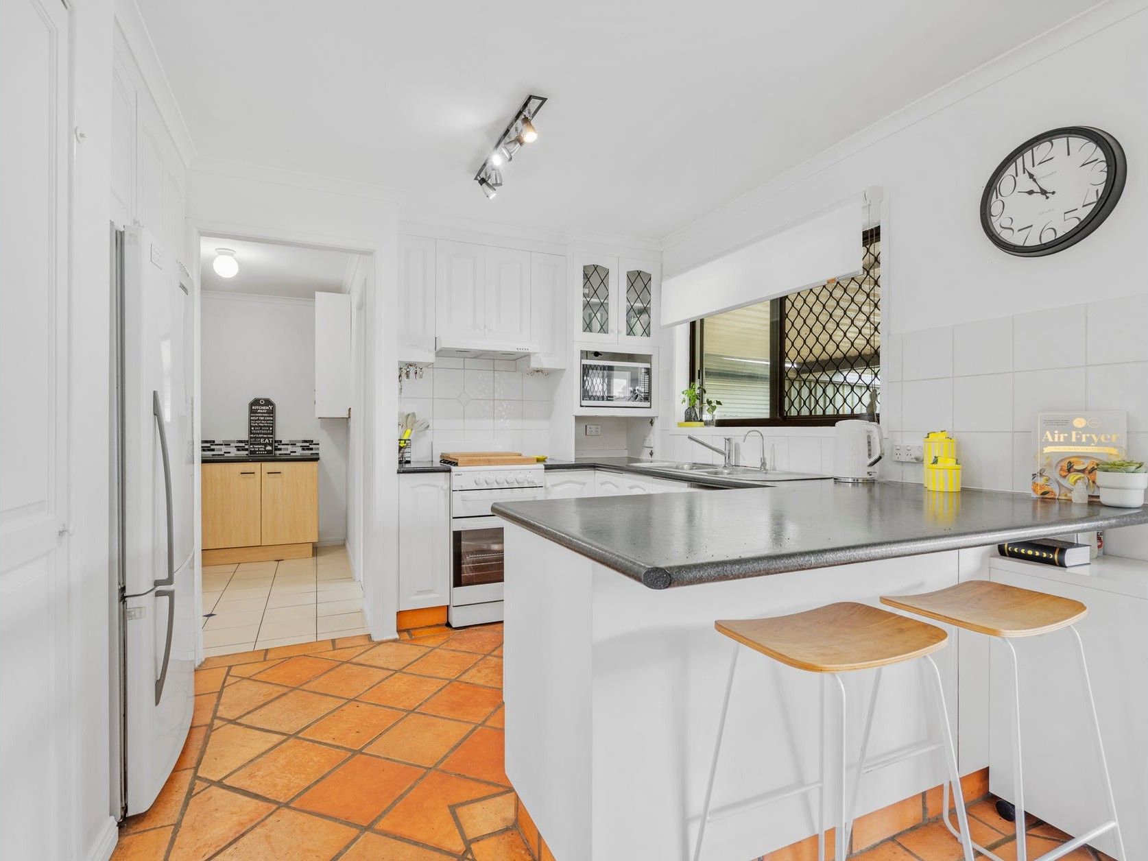 40 Waratah Avenue, Victoria Point, QLD 4165