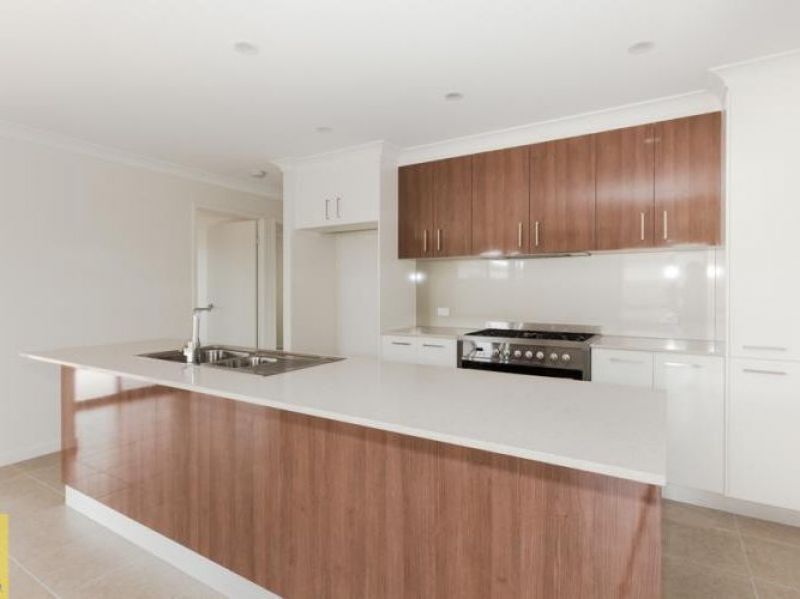 18 Azure Street, Rosewood, QLD 4340
