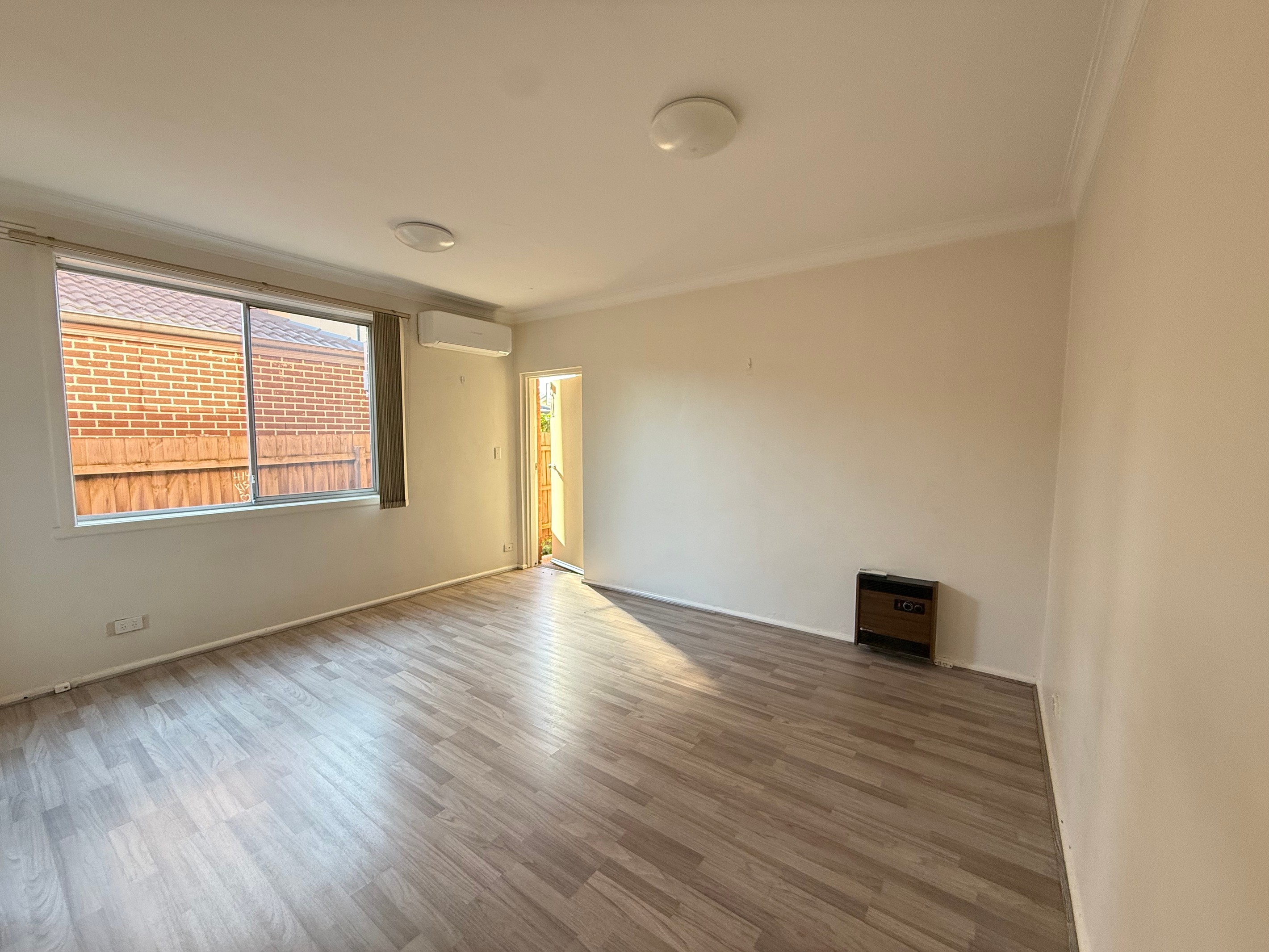 2/21 Camden Road, Hughesdale, VIC 3166