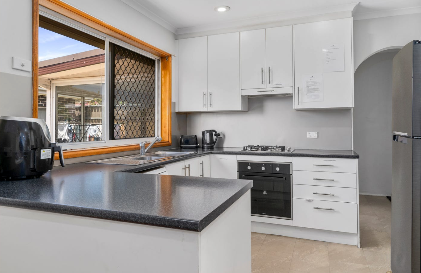 18 Sunset Avenue, Lurnea, NSW 2170