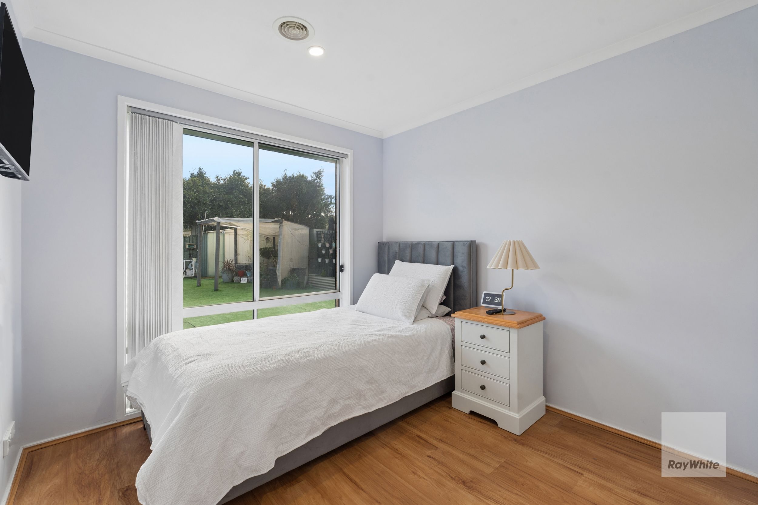 15 Paddington Grove — photo 8 of 17