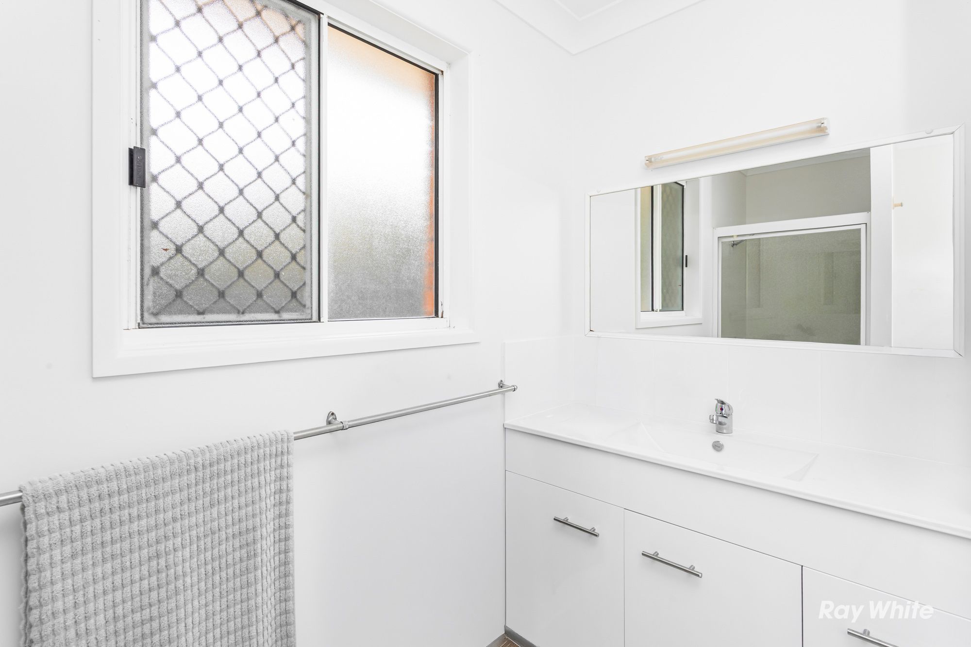 60 Kevin Drive — photo 8 of 22