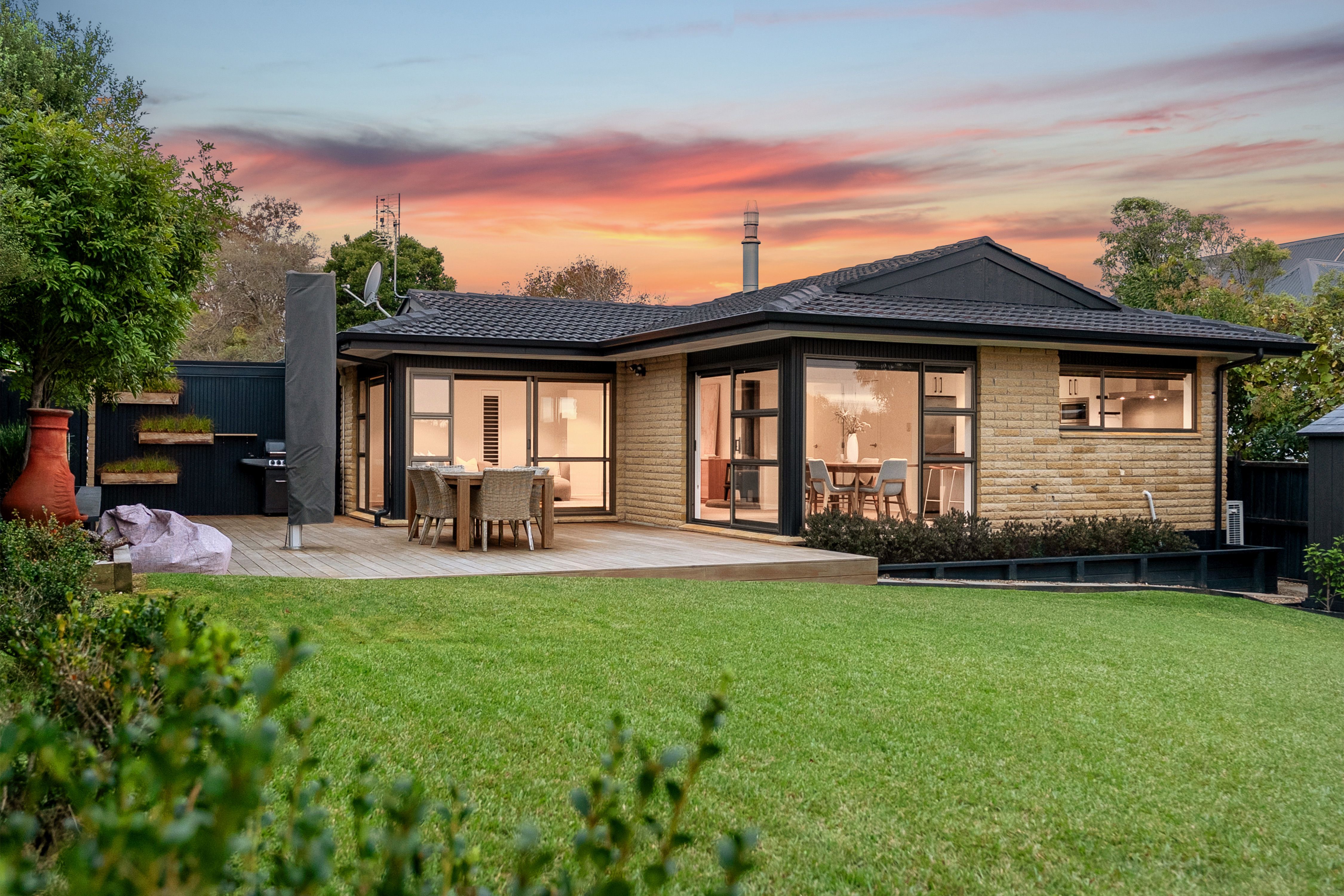 13 Curacao Place, Half Moon Bay, Manukau City 2012 - Sold House - Ray ...