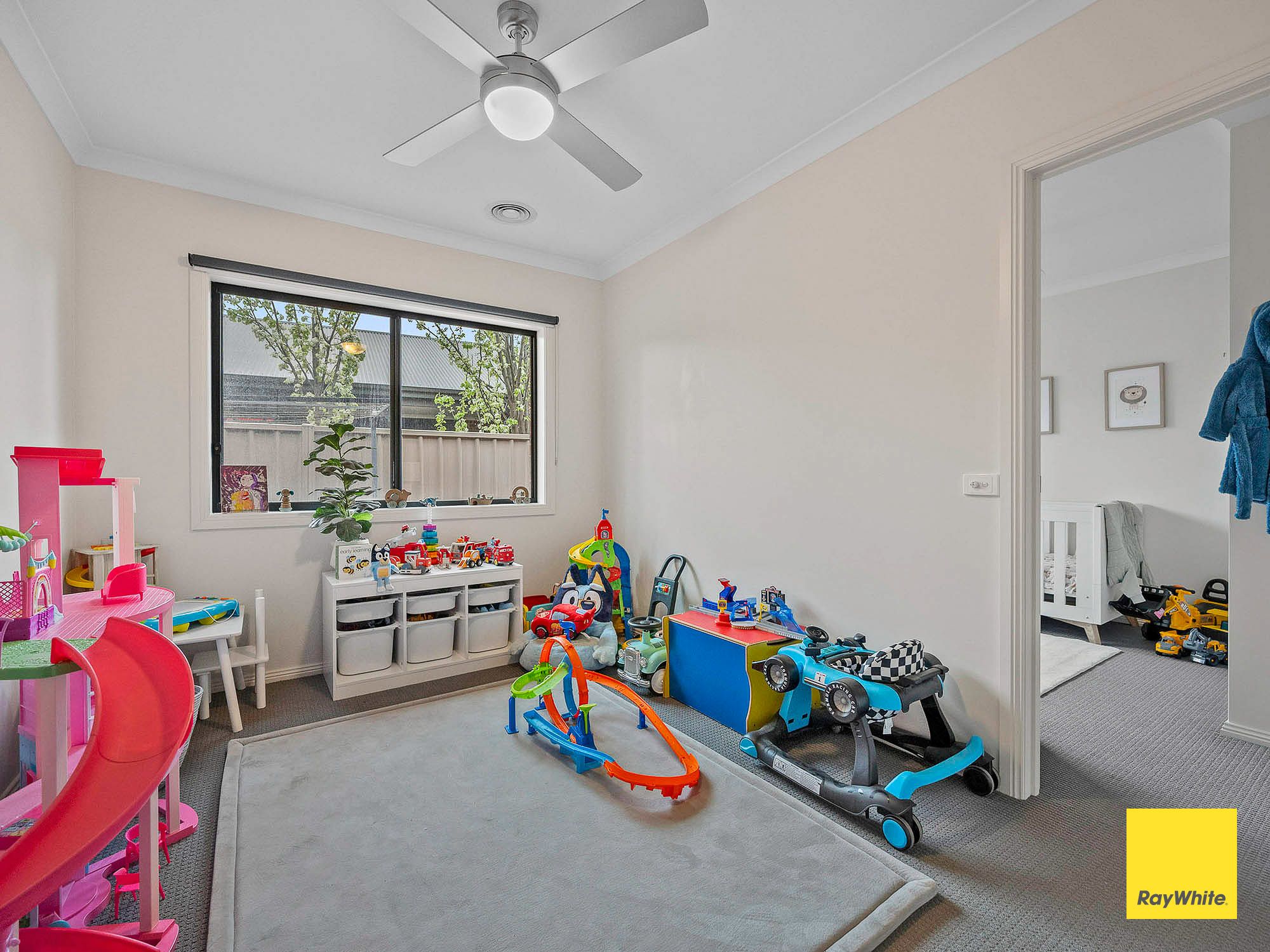 6 Randall Way — photo 10 of 17
