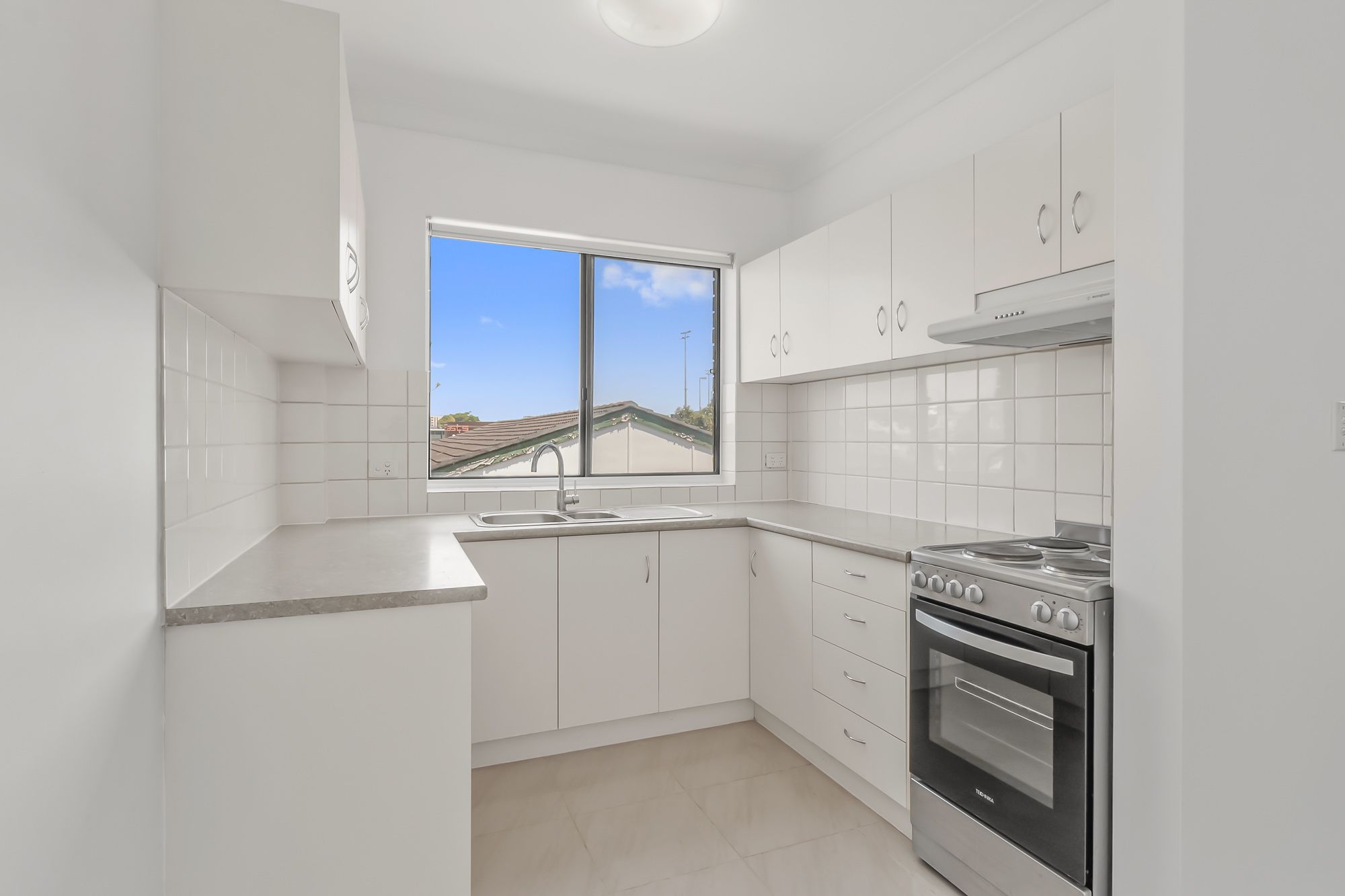 1/8 Sixth Avenue, Coorparoo, QLD 4151