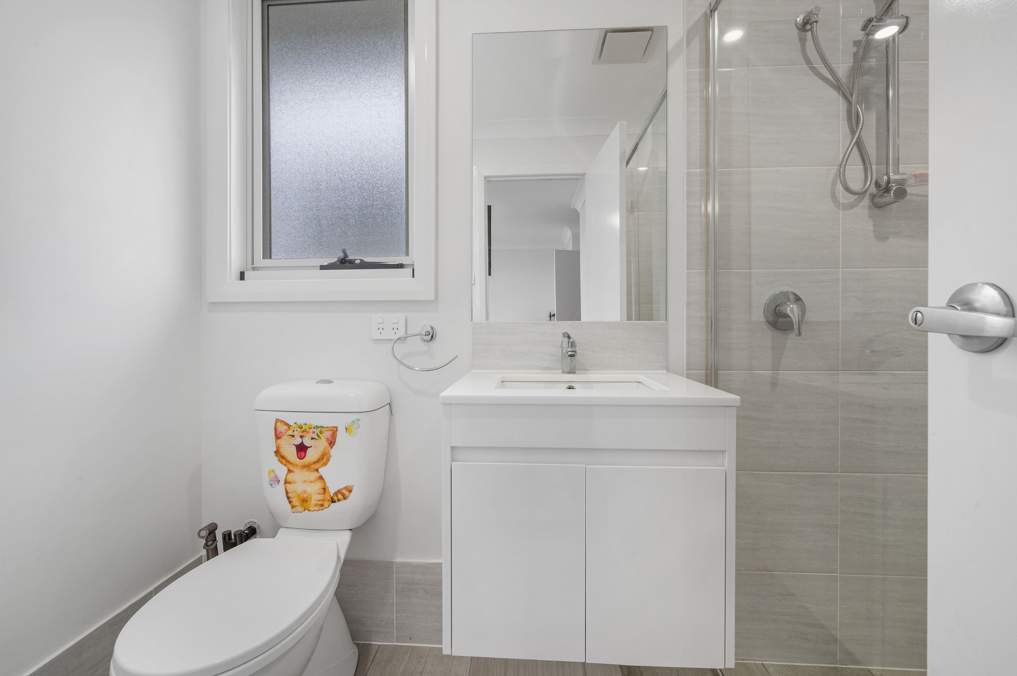 27 Ray Simpson Avenue — photo 11 of 14