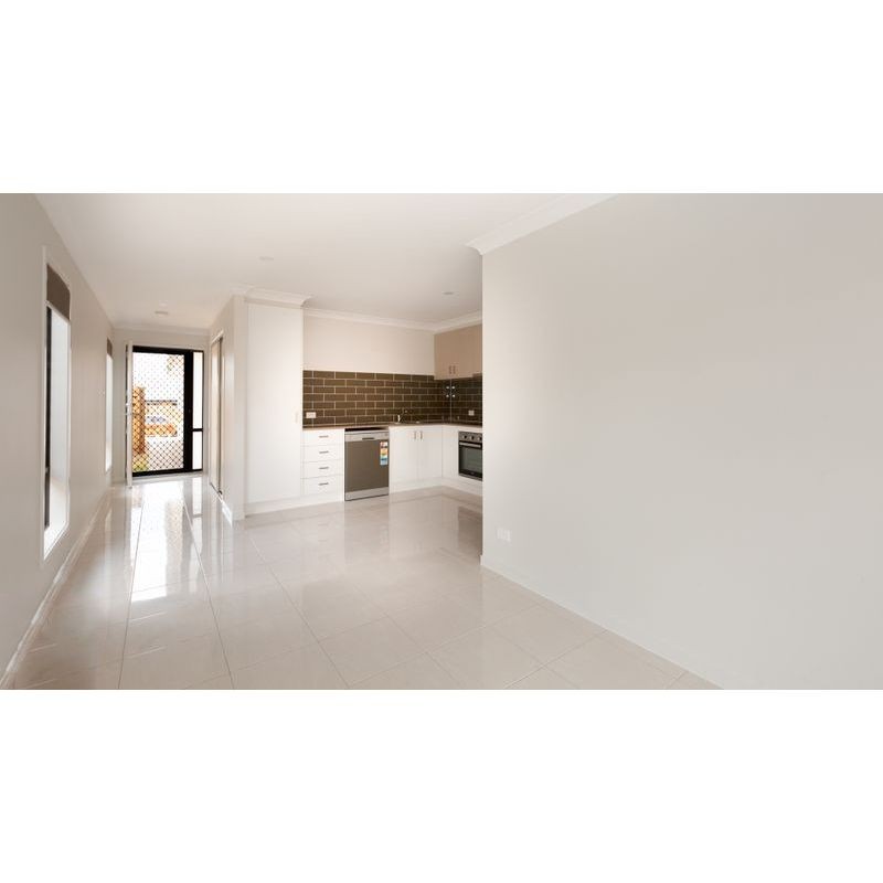 2/14 Stormbird Street, Redbank Plains, QLD 4301