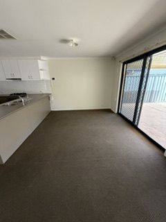 6 Semillon Crescent — photo 3 of 13