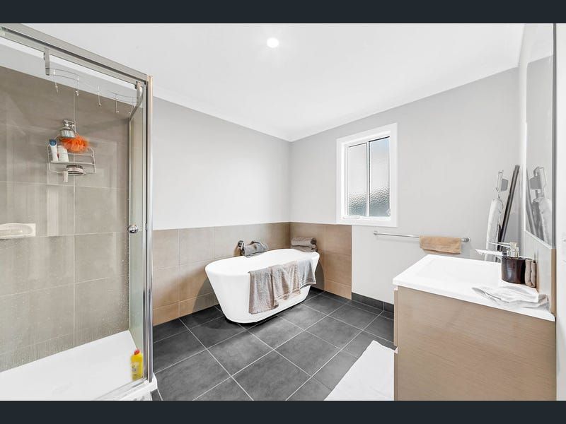 5 Fernlea Street — photo 8 of 9