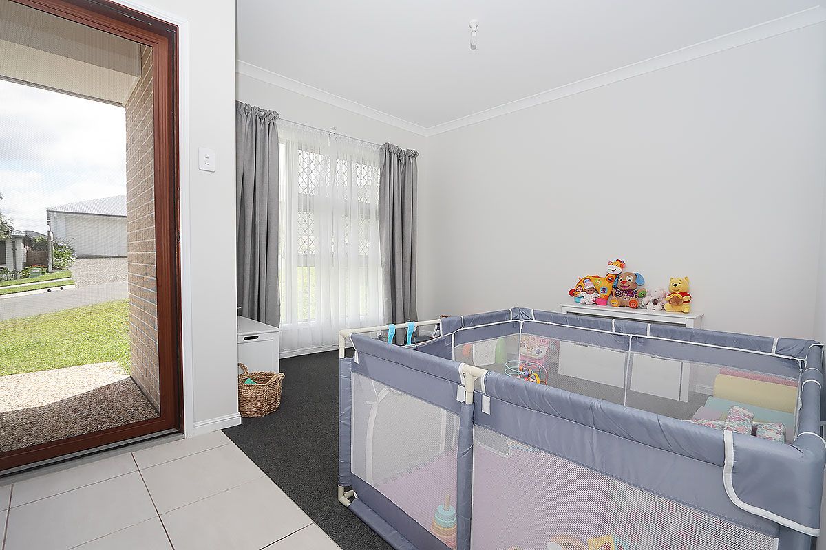 13 Daybreak Street, SPRING MOUNTAIN, QLD 4300