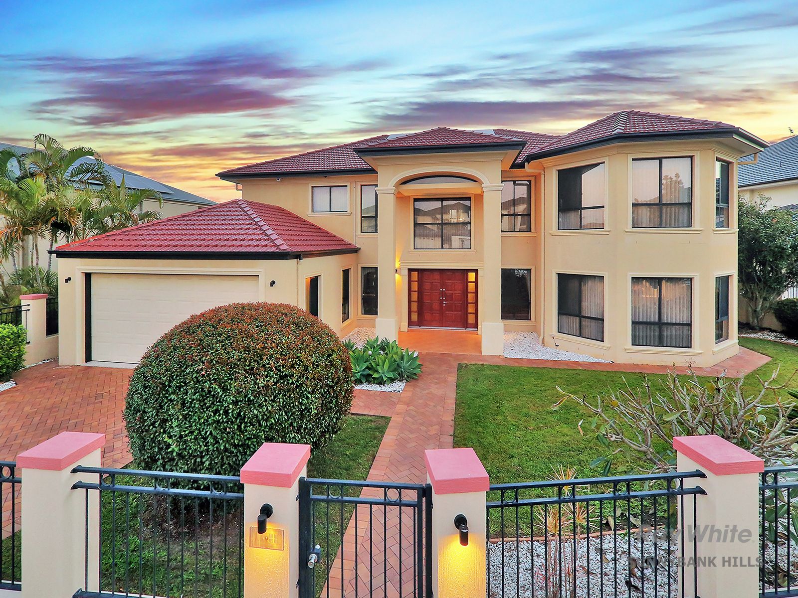 100 The Parkway, Stretton, QLD 4116
