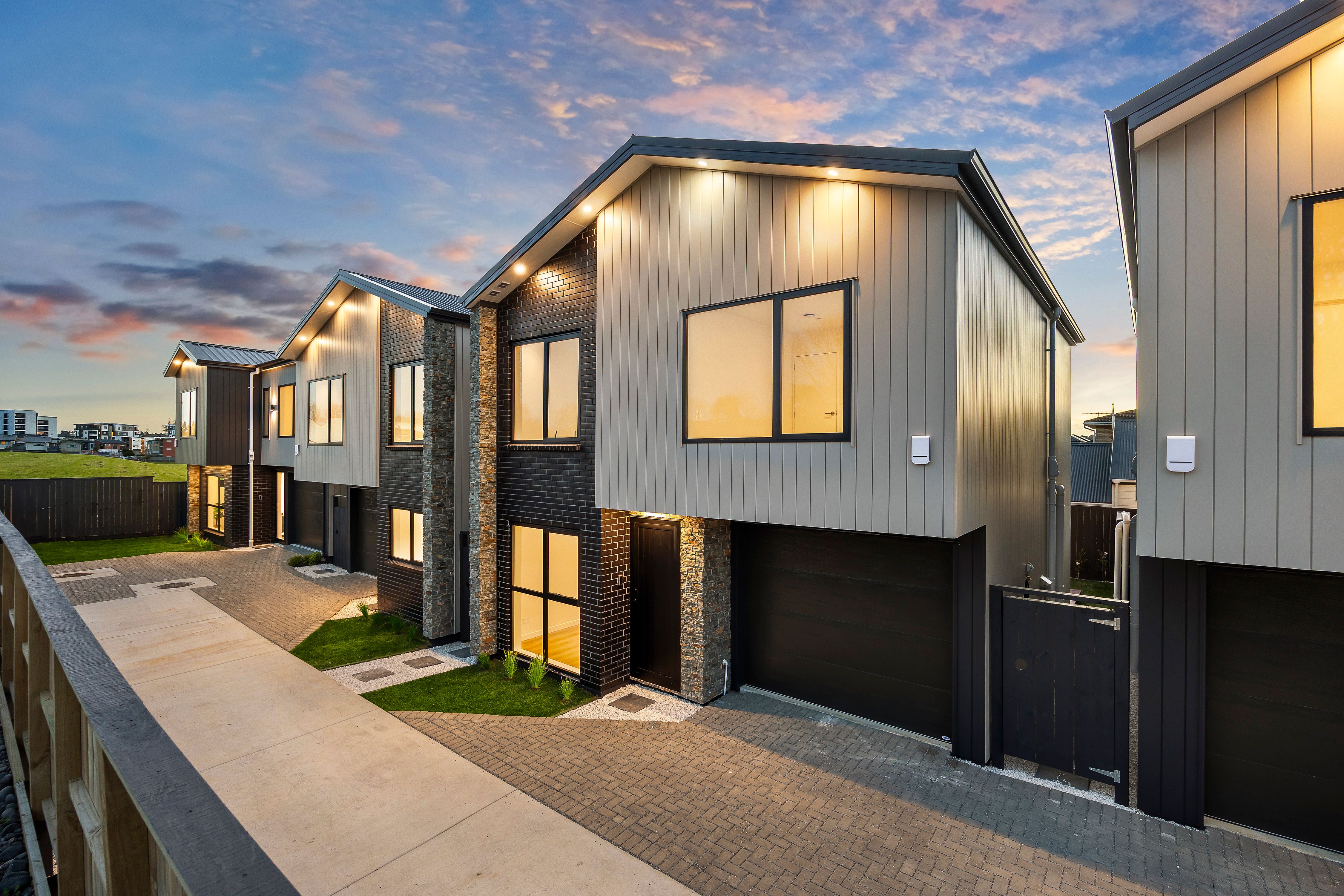 31B Akoranga Drive, Northcote, North Shore City
