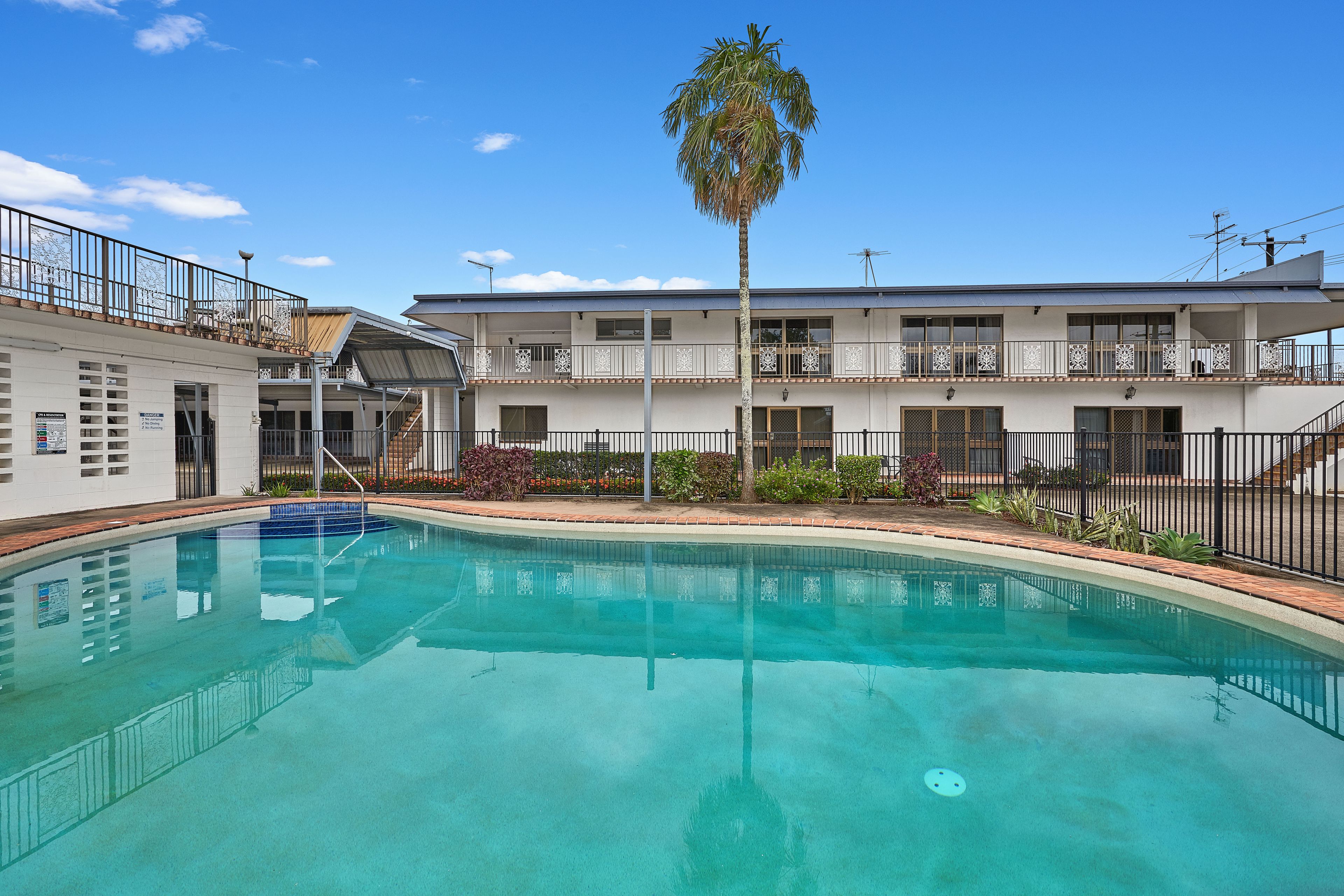 35-37 Bruce Highway, Edmonton QLD 4869