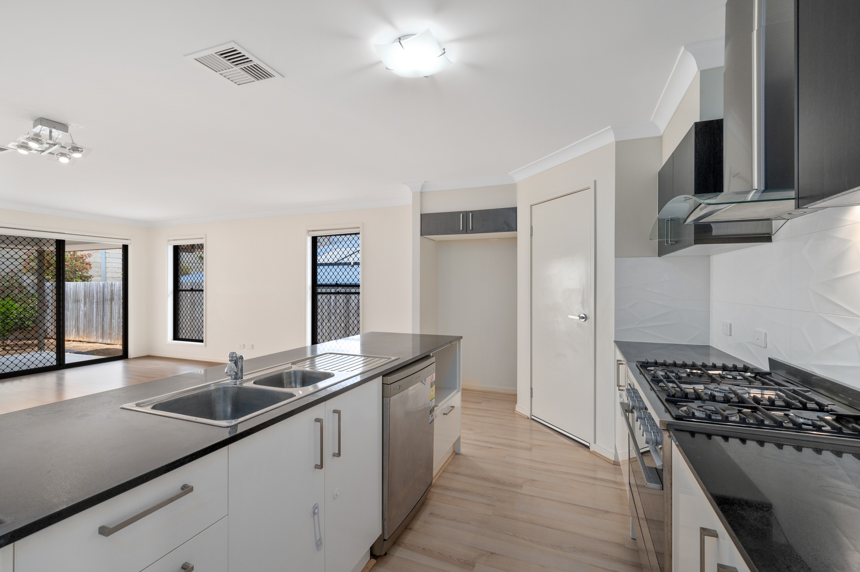 54 Valley Circuit, Kuraby, QLD 4112