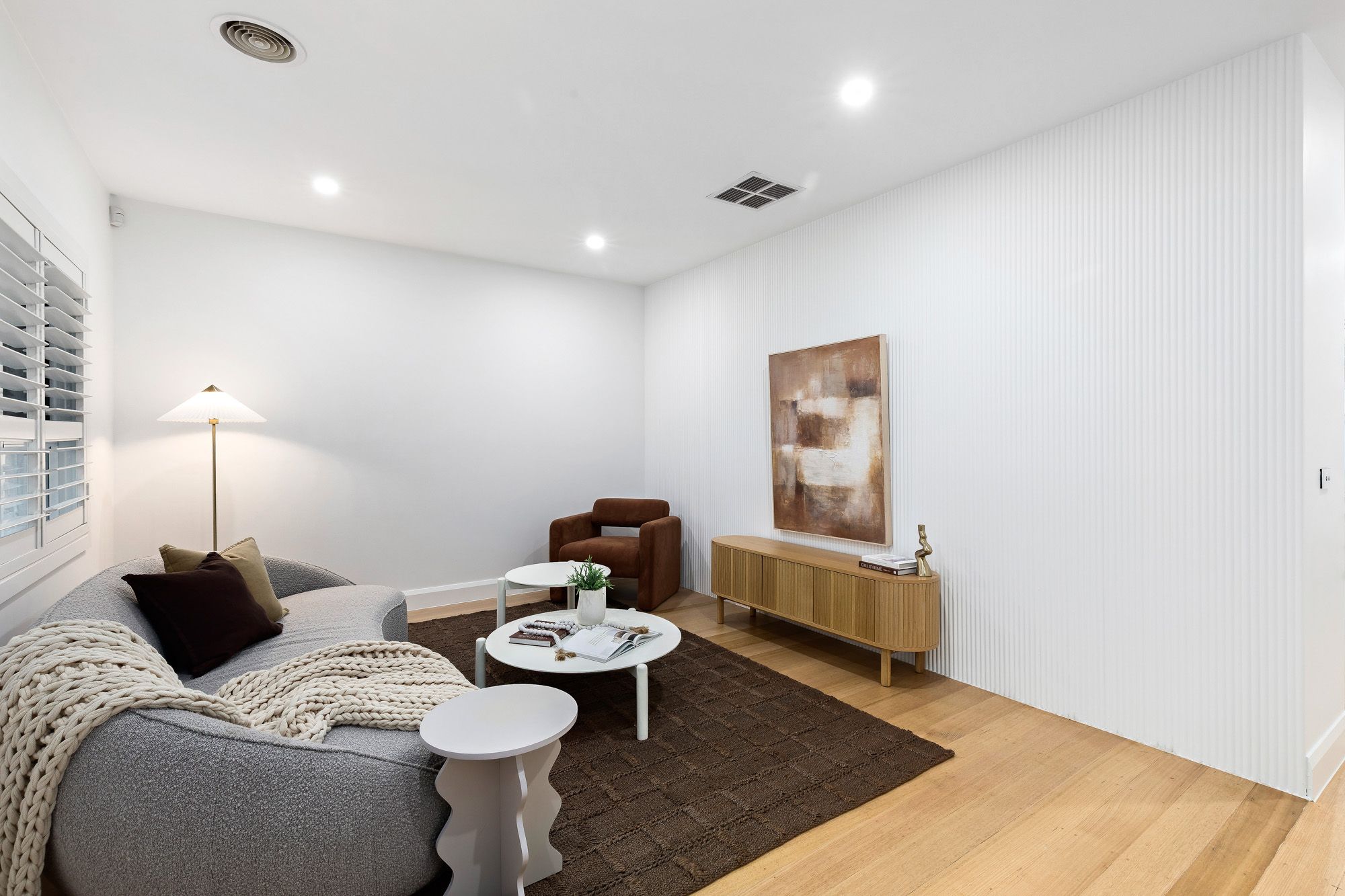 16 Halsbury Street — photo 2 of 18