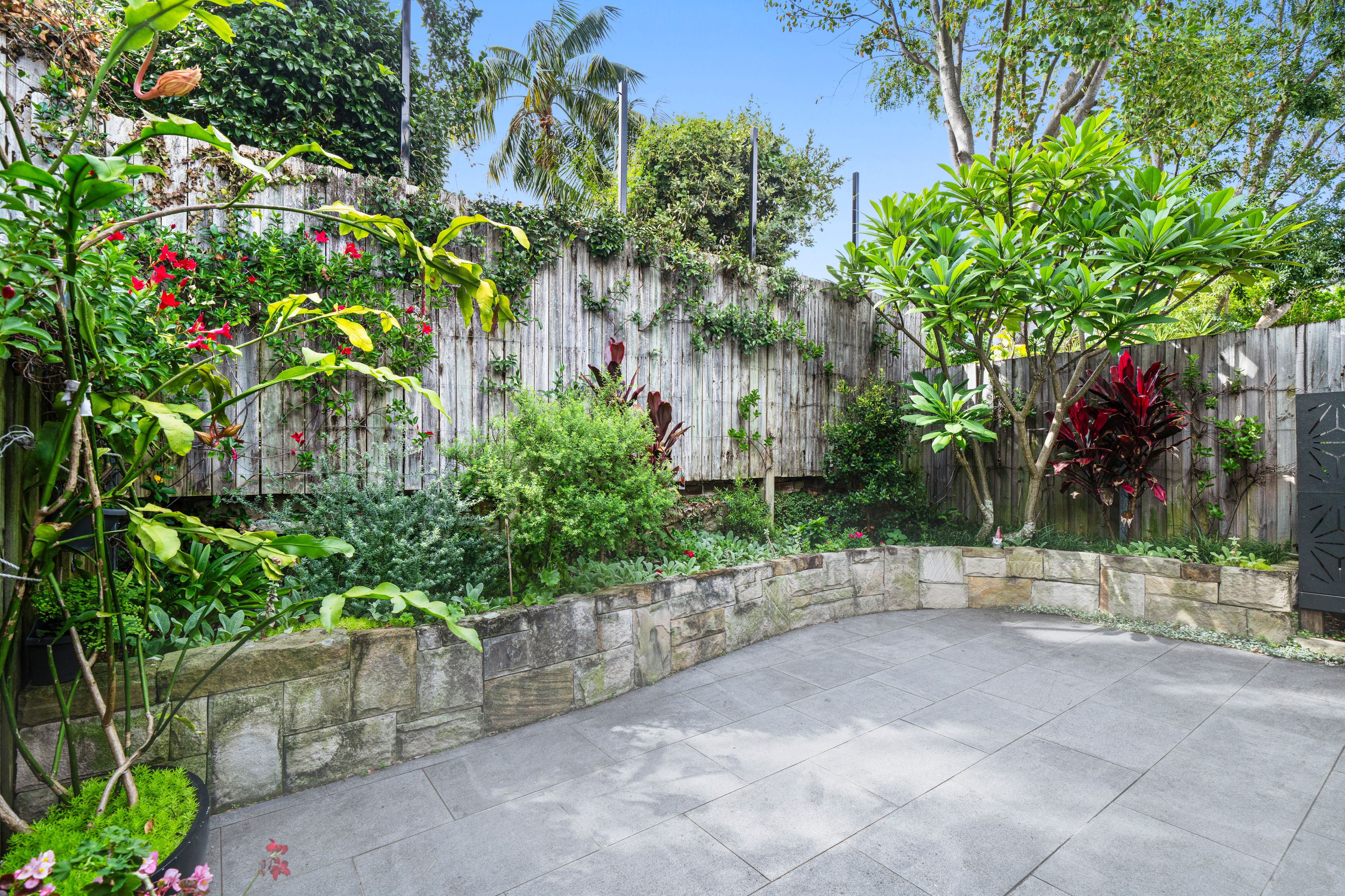 86 Ruthven Street — photo 9 of 16