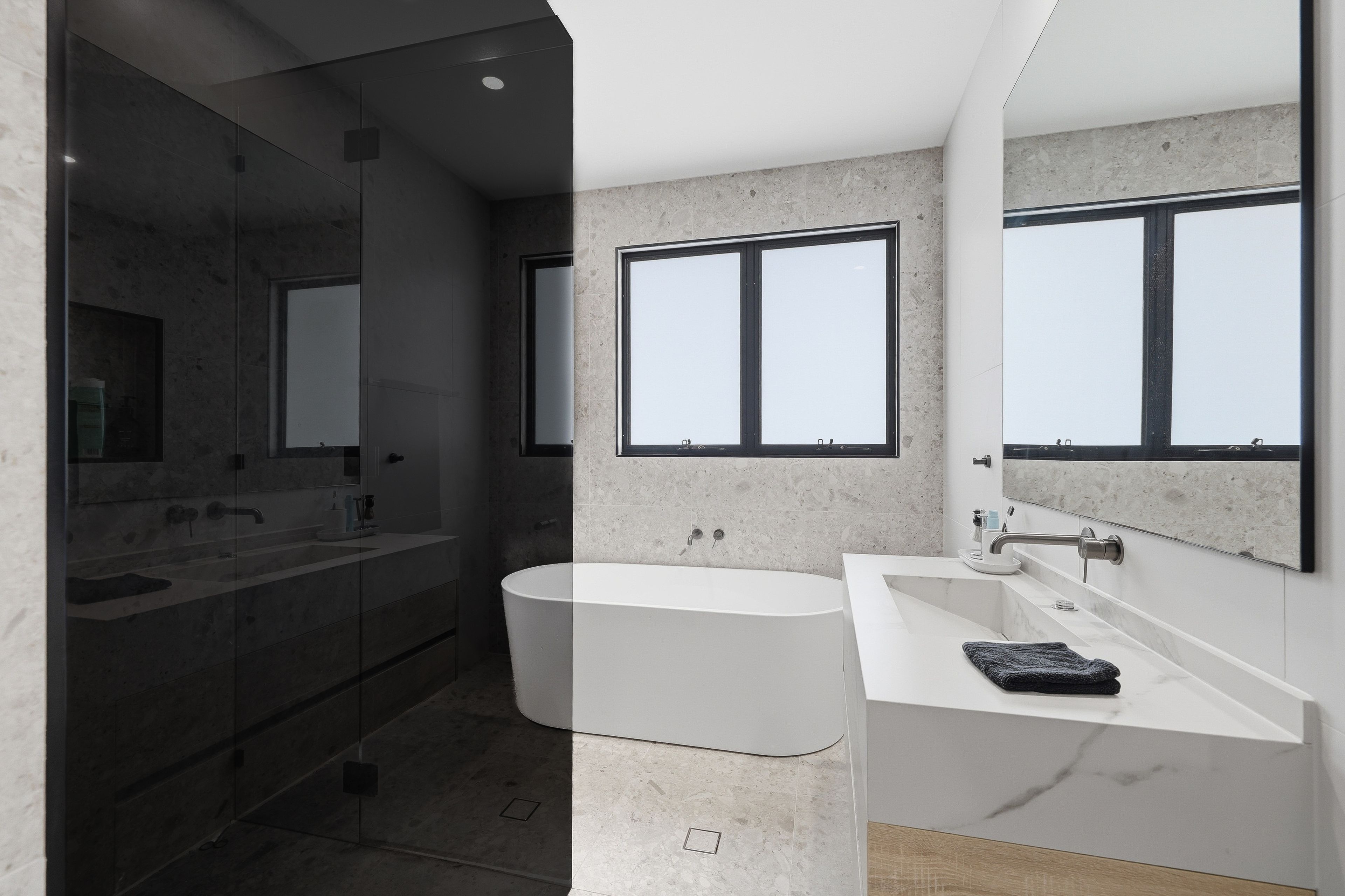 2/10 Middle Quay Drive — photo 24 of 30