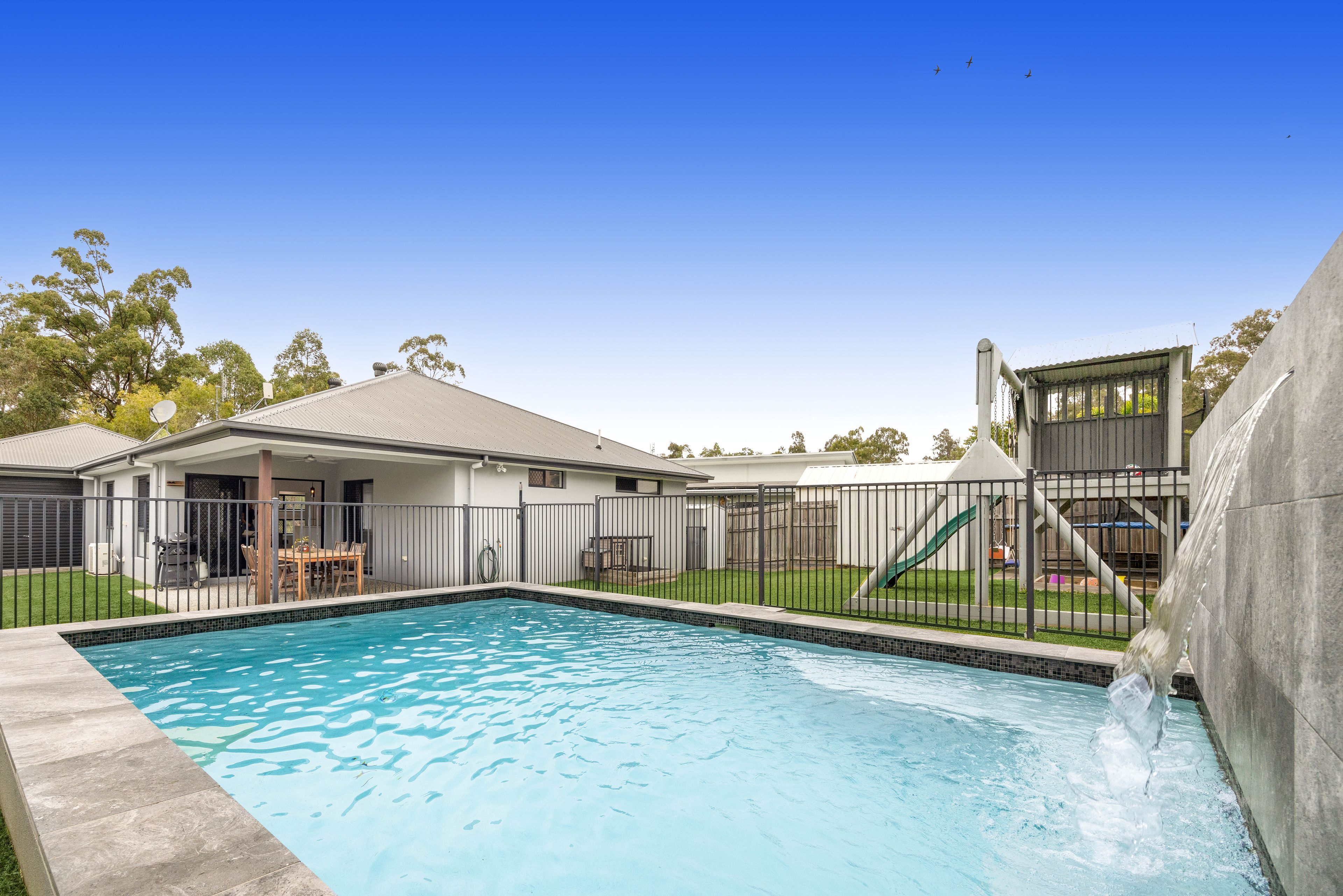 9 Eumeralla Crescent, Landsborough, QLD 4550
