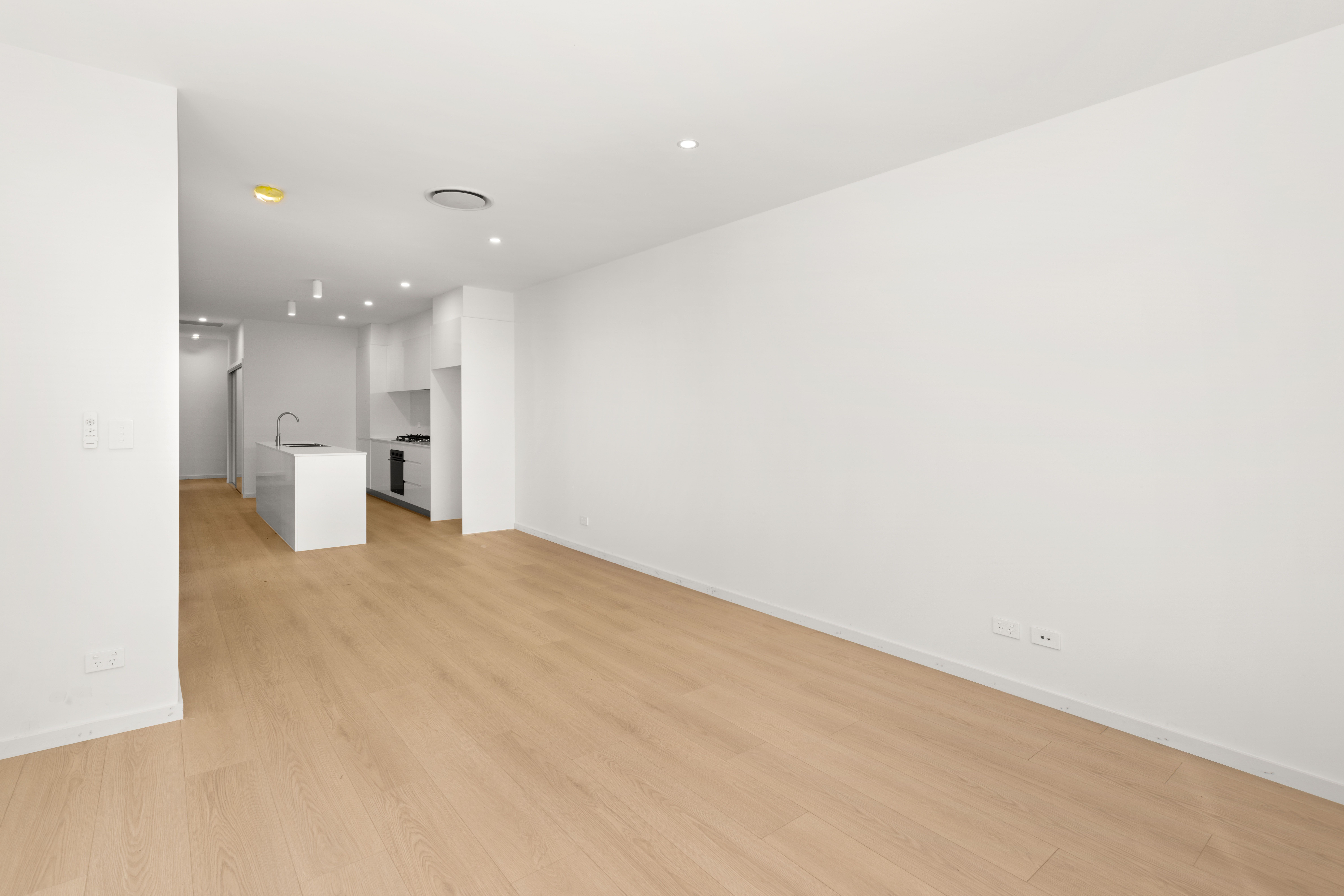 90A Taylors Lane — photo 4 of 12