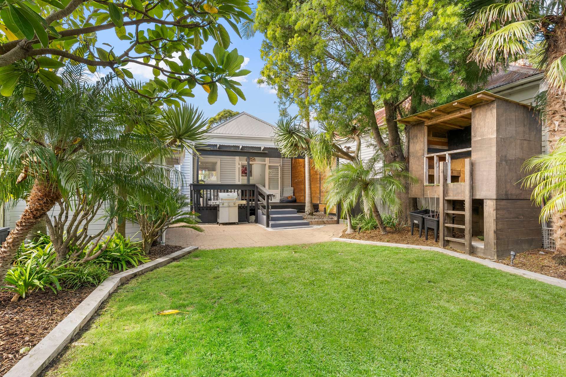 347 Richmond Road photo 15