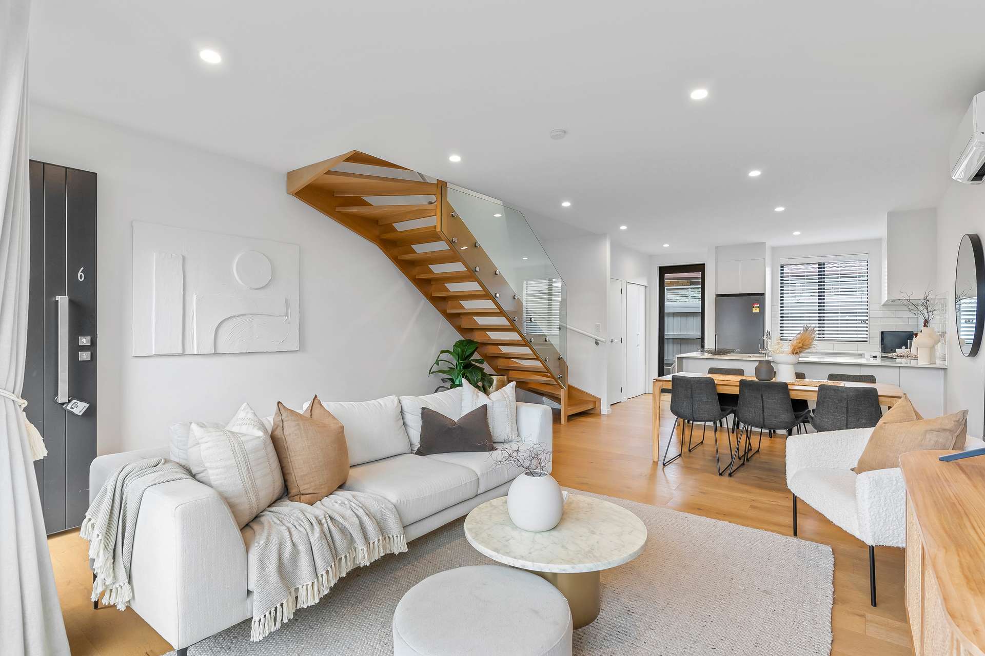 52D Selwyn Avenue photo 1
