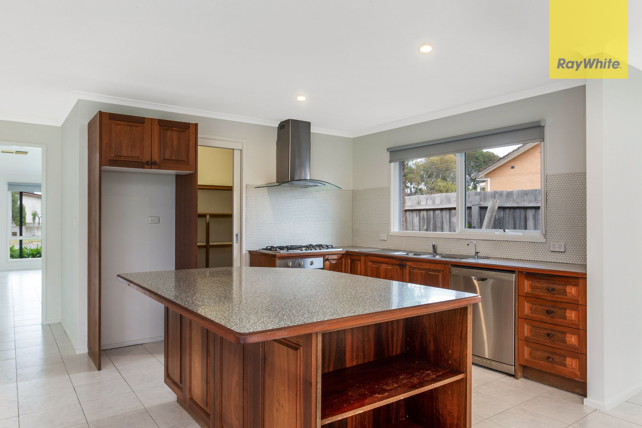 1 Gloucester Court, Sydenham, VIC 3037