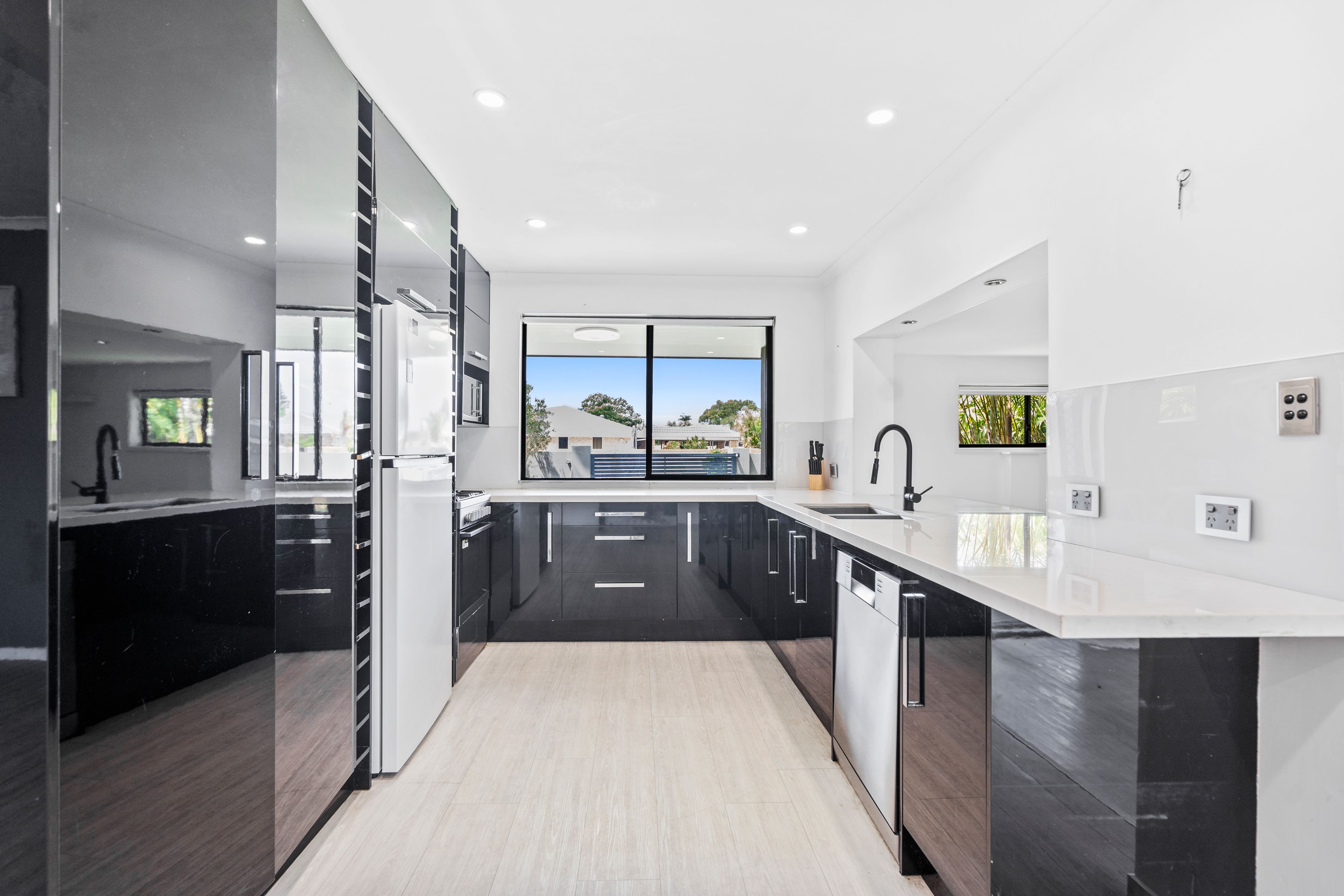 19 Tekapo Street, Broadbeach Waters, QLD 4218