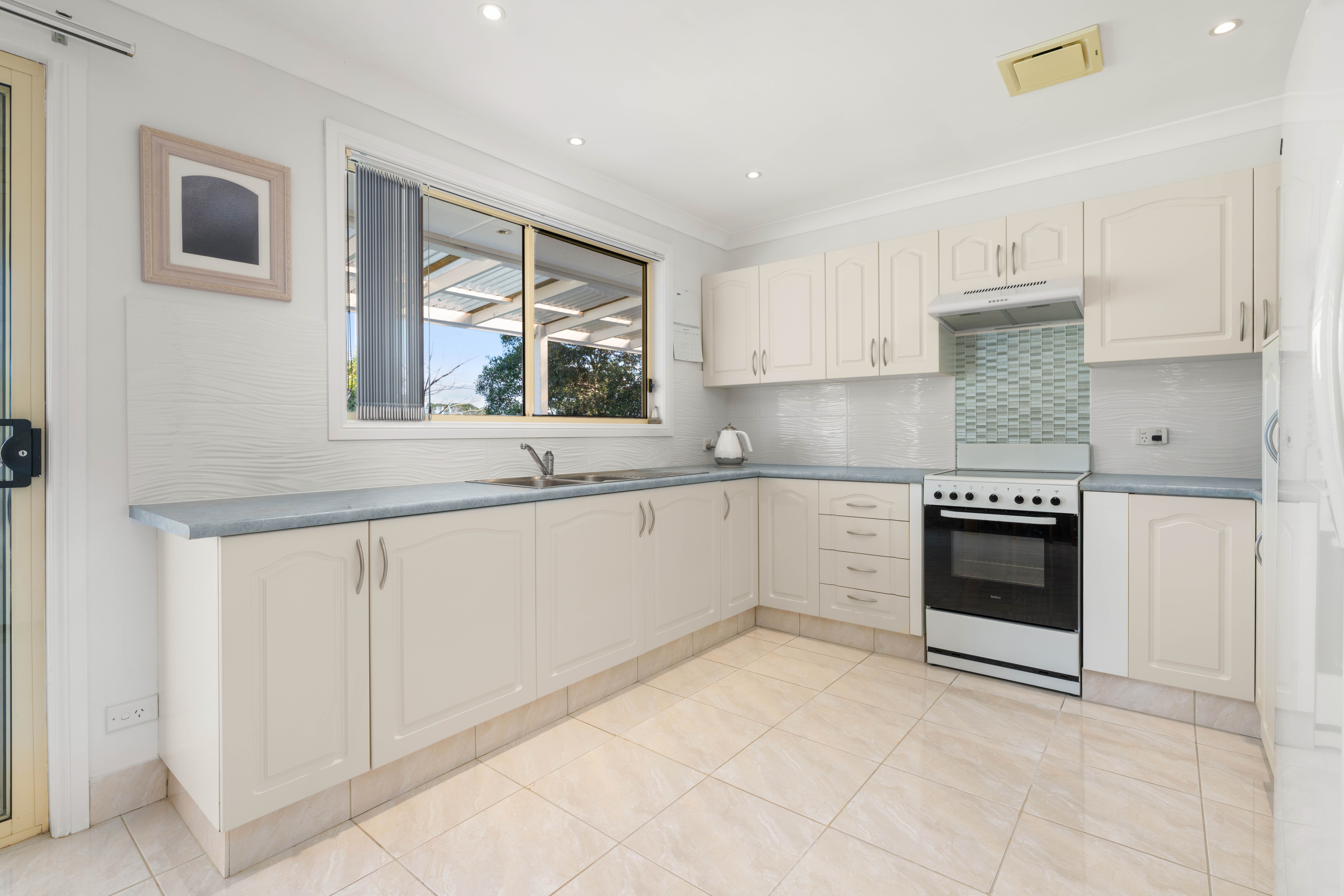 2 Leonore Avenue — photo 7 of 21