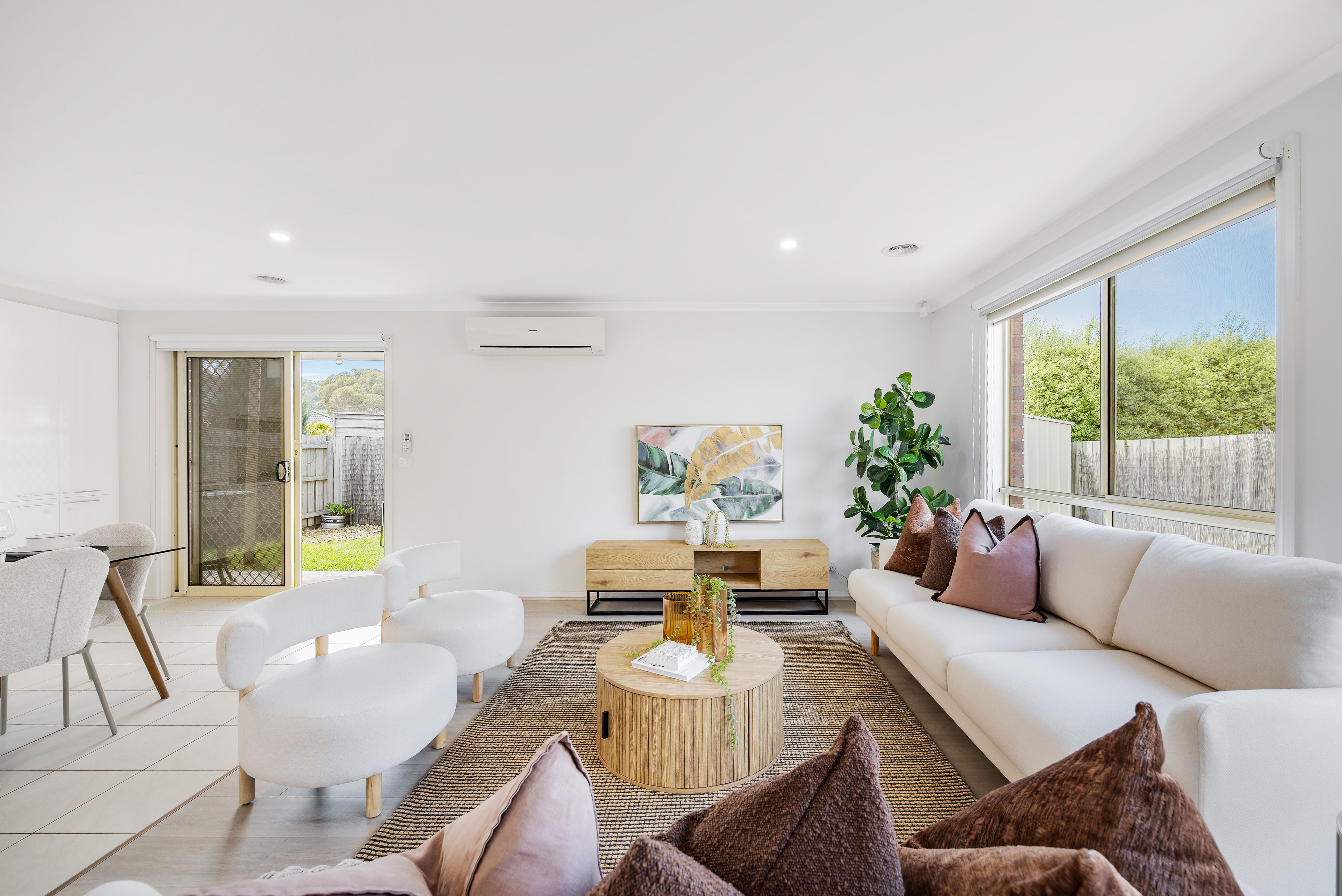 32 Stafford Road — photo 3 of 15