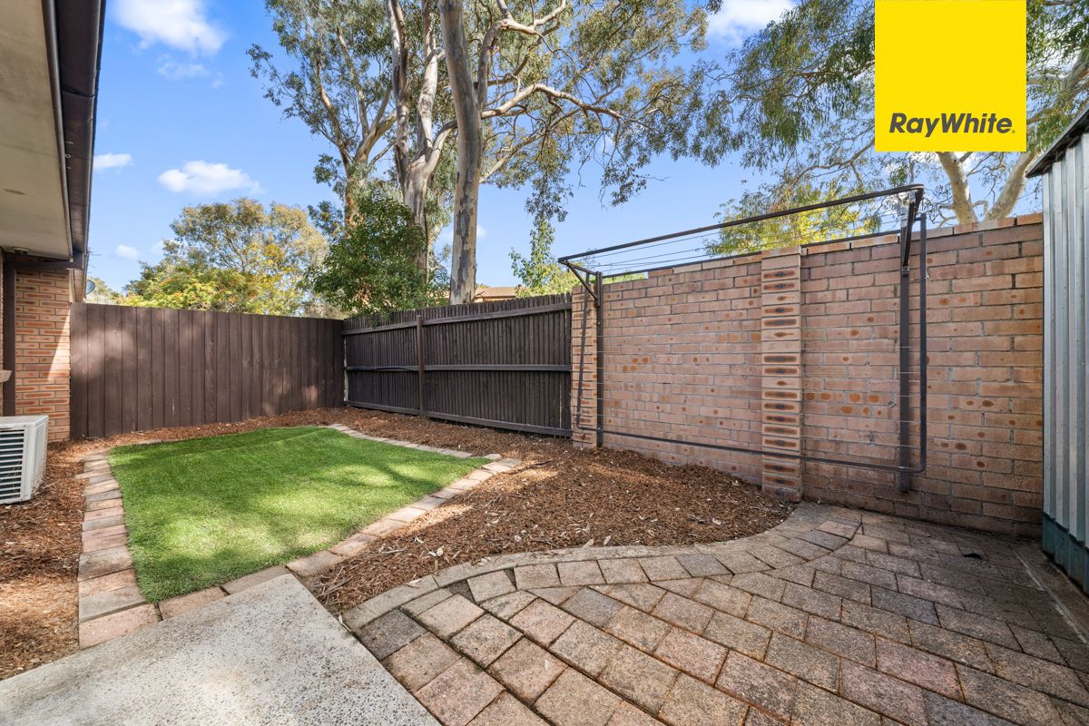 30/21 Cossington Smith Crescent — photo 13 of 18