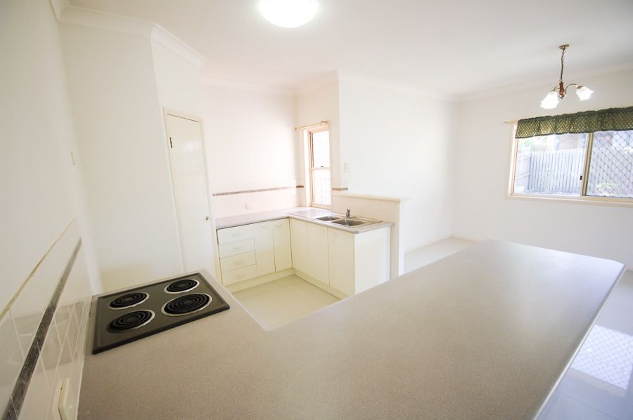 8 Barrier Place, Forest Lake, QLD 4078