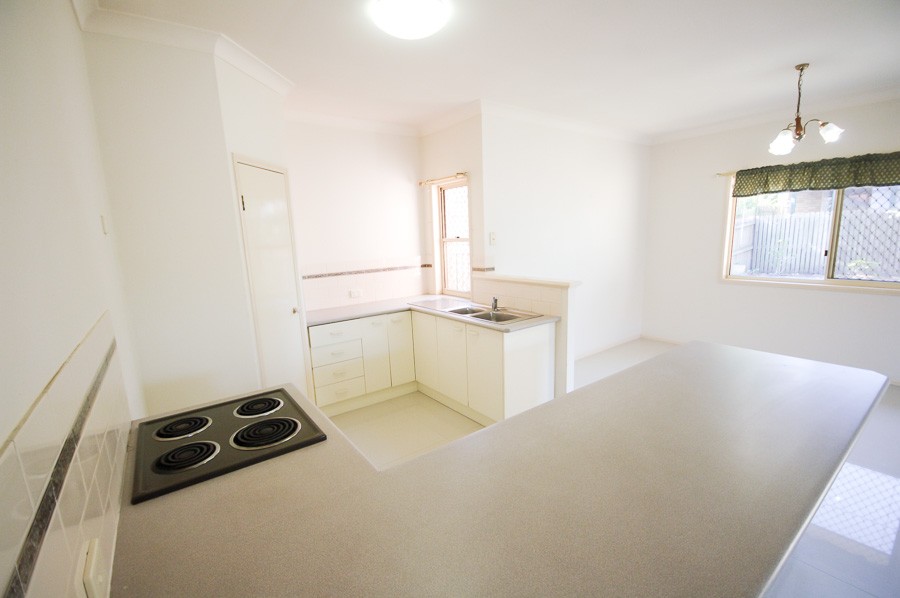 8 Barrier Place, Forest Lake, QLD 4078