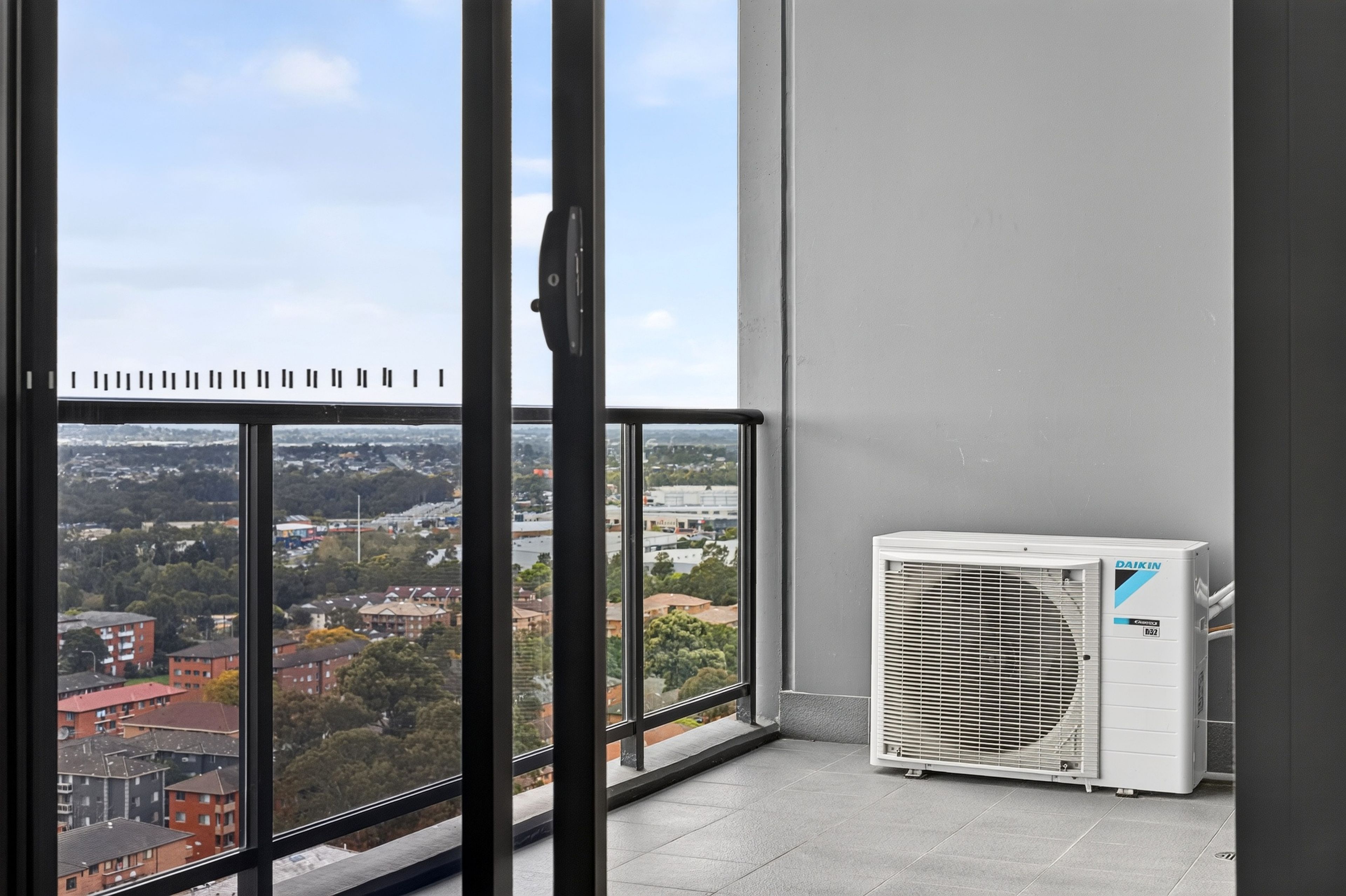Unit 1806/420 Macquarie Street — photo 11 of 29