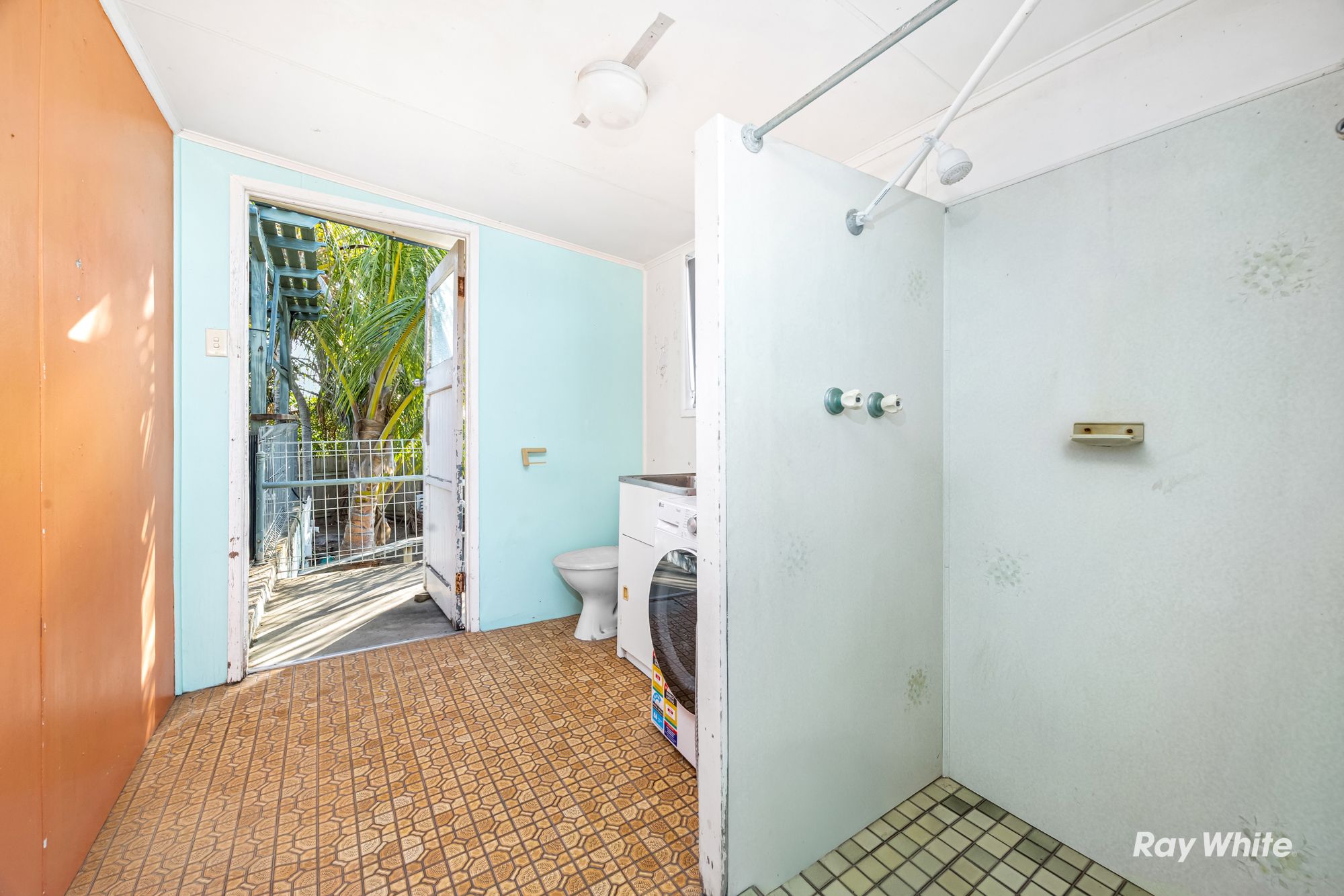 108 Matthew Flinders Drive — photo 12 of 22