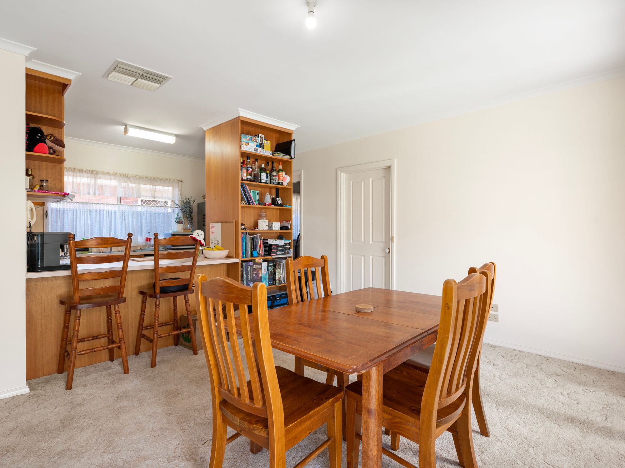 4 Exton Crescent — photo 8 of 15