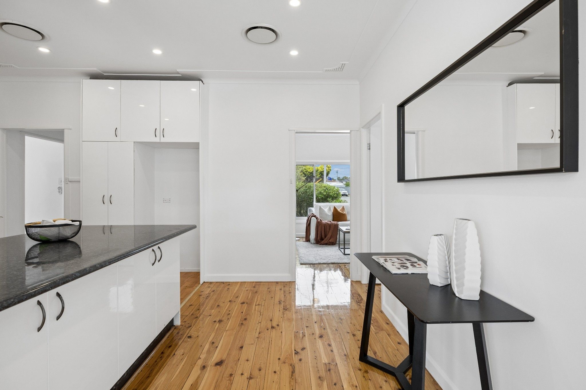11 Reid Avenue — photo 11 of 30