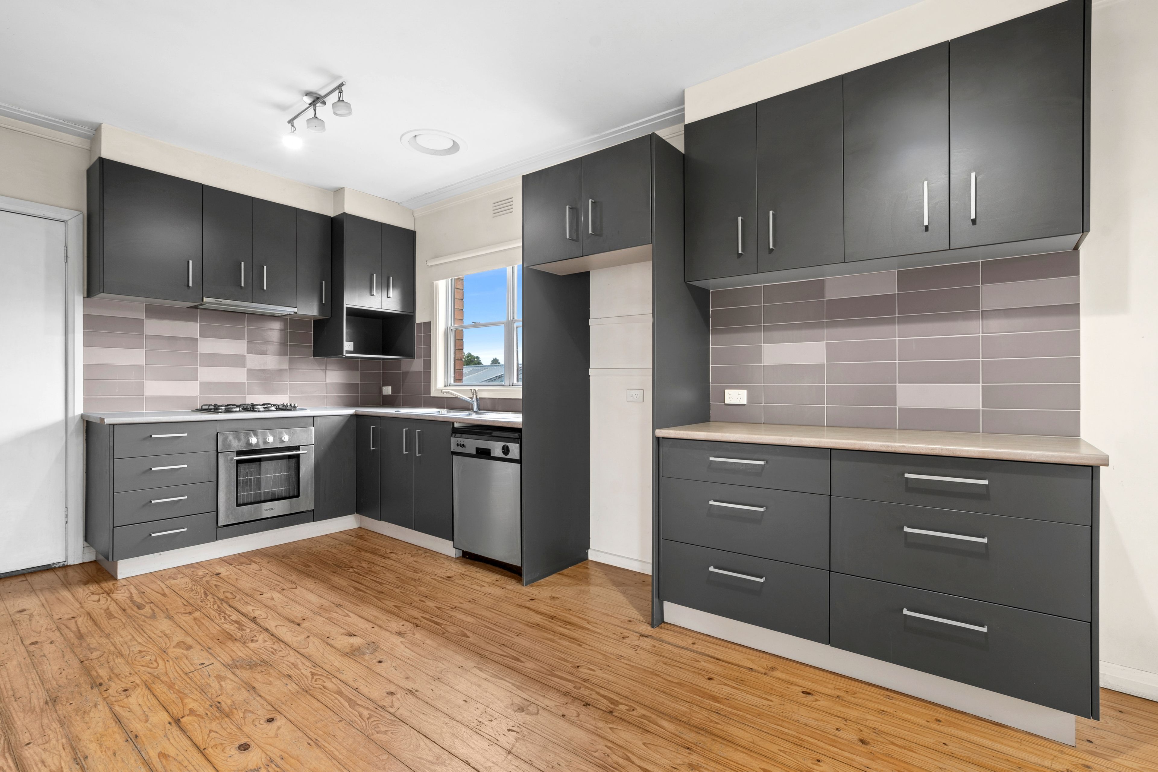 39 Learmouth Street — photo 3 of 6