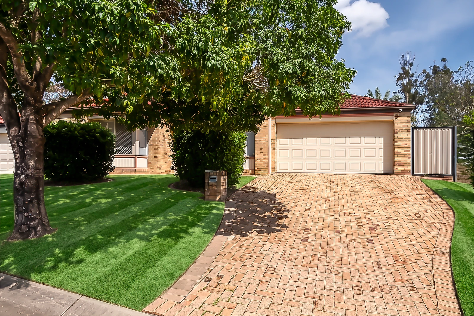 15 Rubicon Crescent, Kuraby, QLD 4112