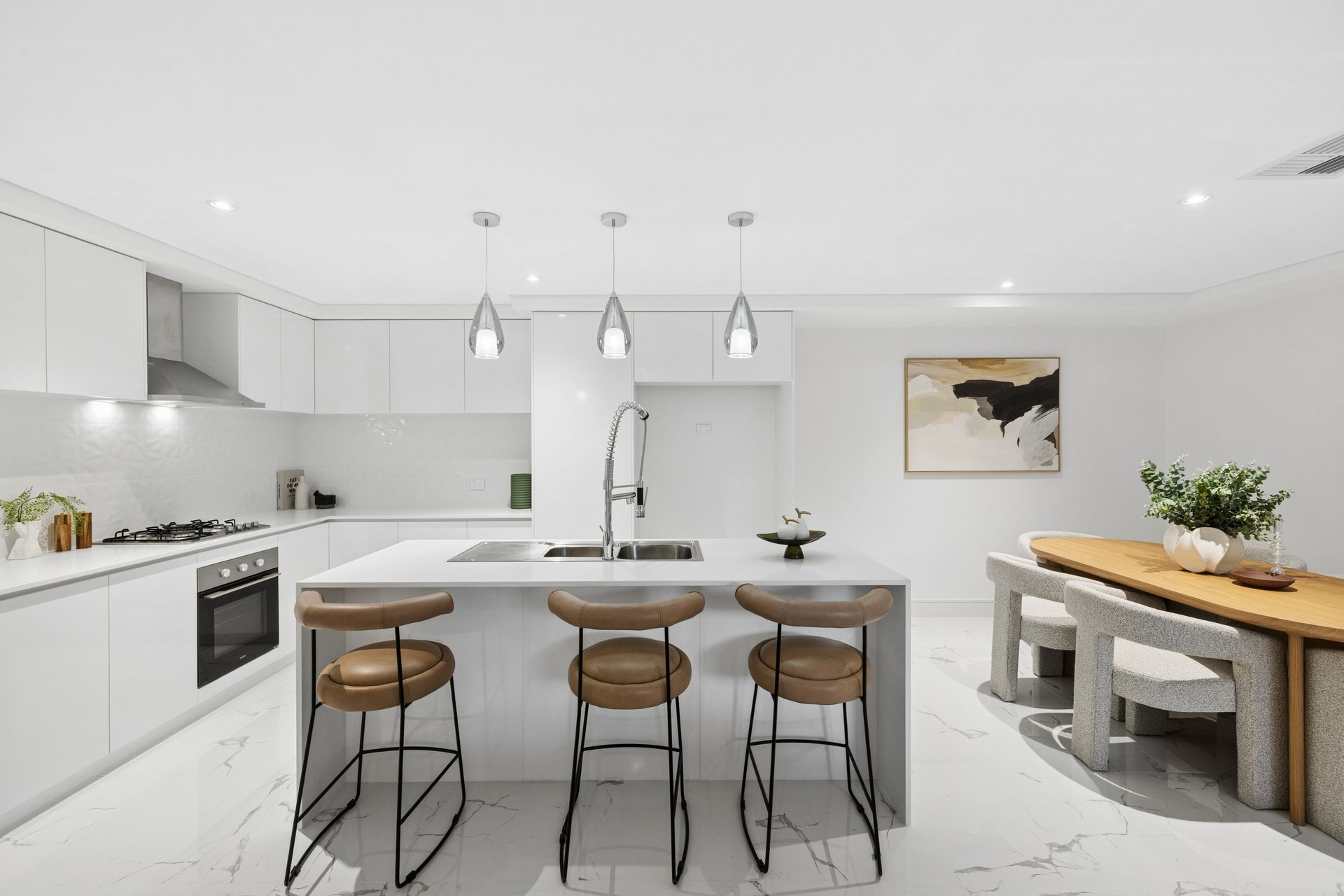 37C Tetworth Crescent — photo 4 of 30