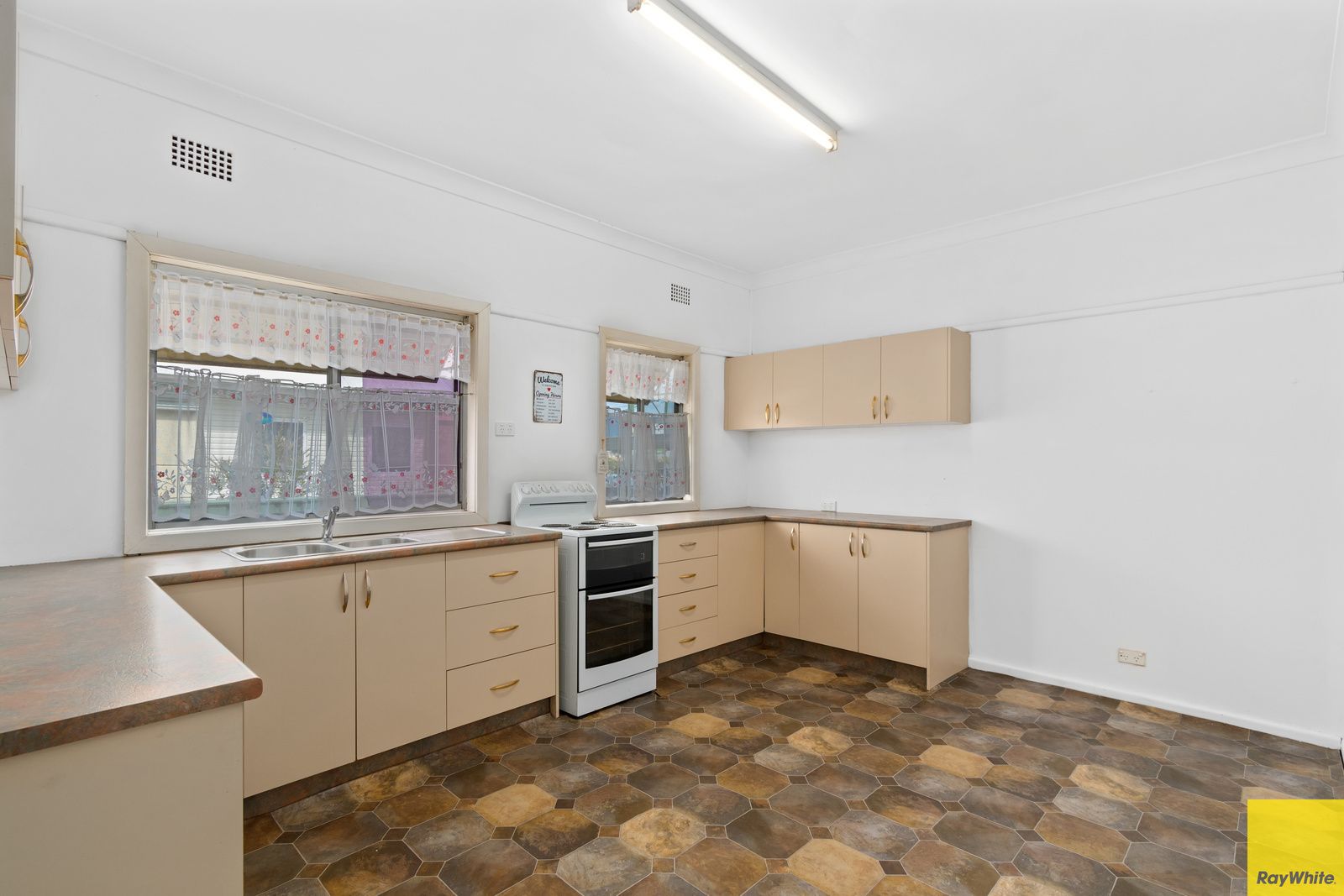 111 Princes Highway, Dapto, NSW 2530