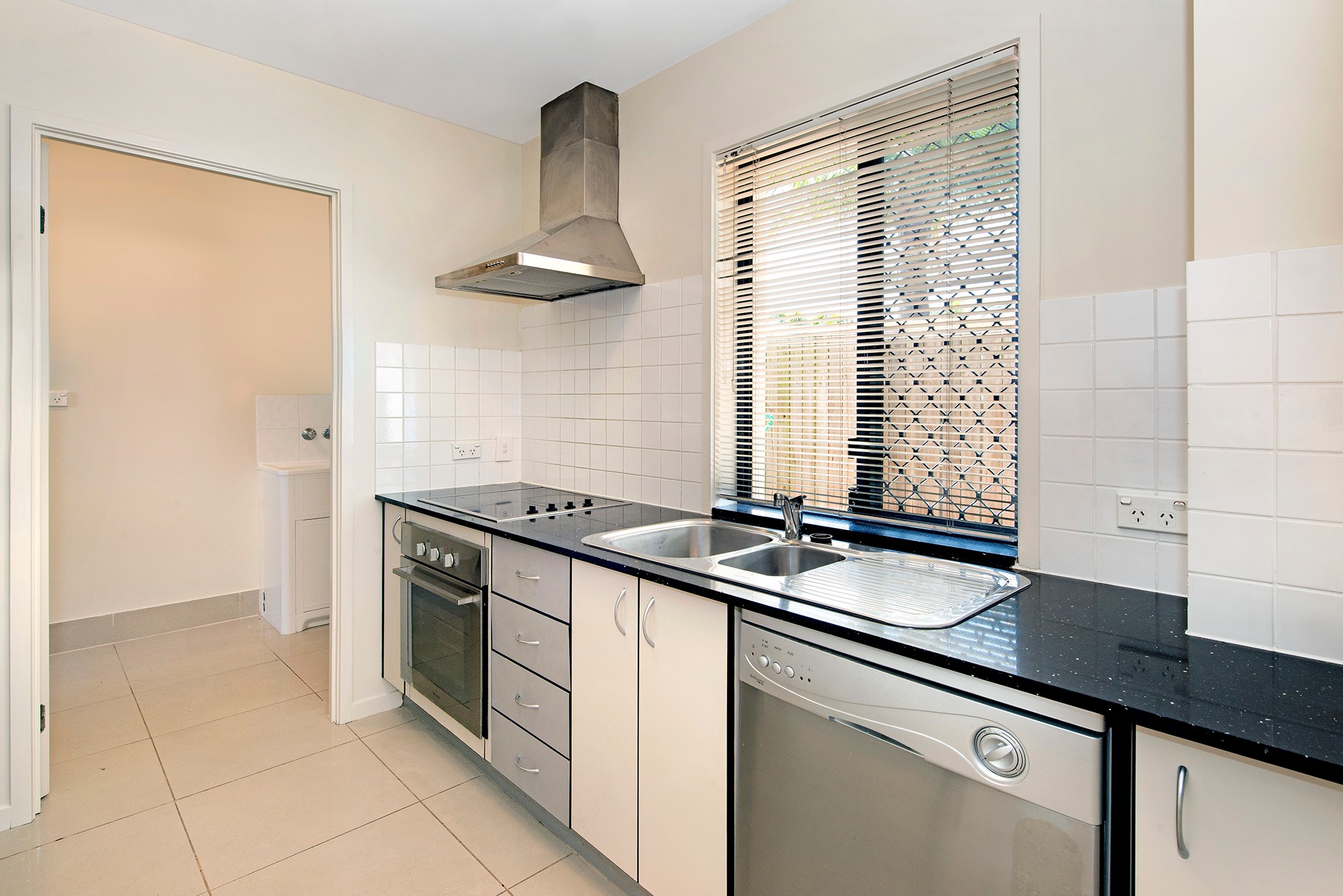 2/29 Edmond Street, Carina, QLD 4152