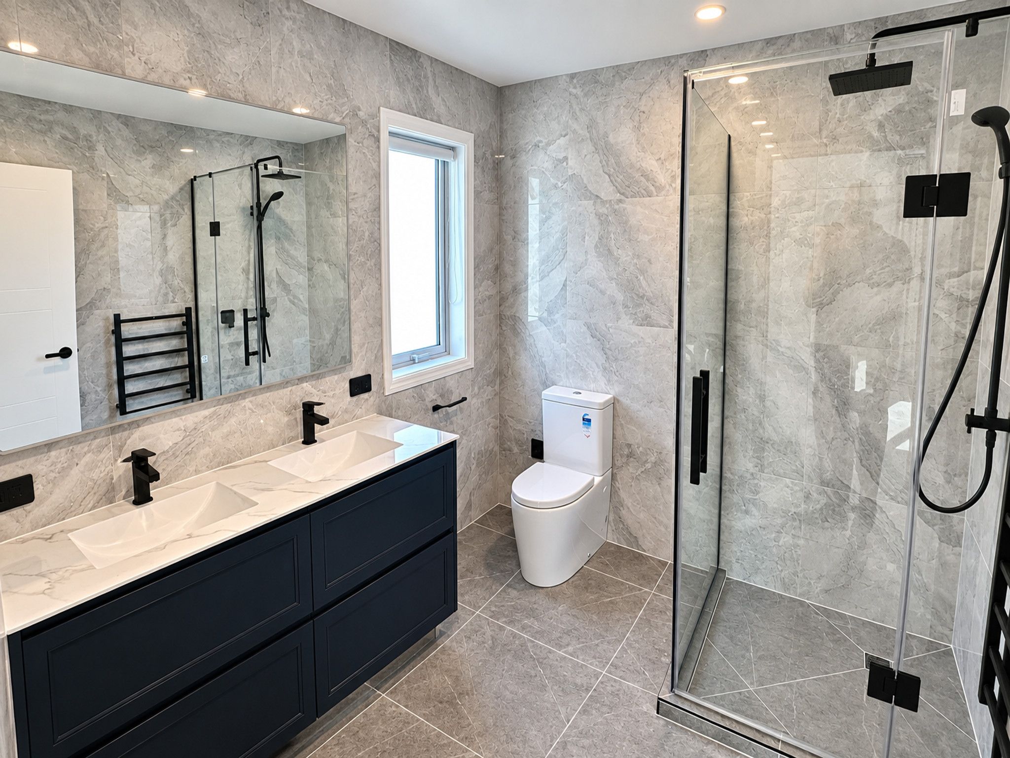 Brand New 240m² Residence with 3 Ensuites 4
