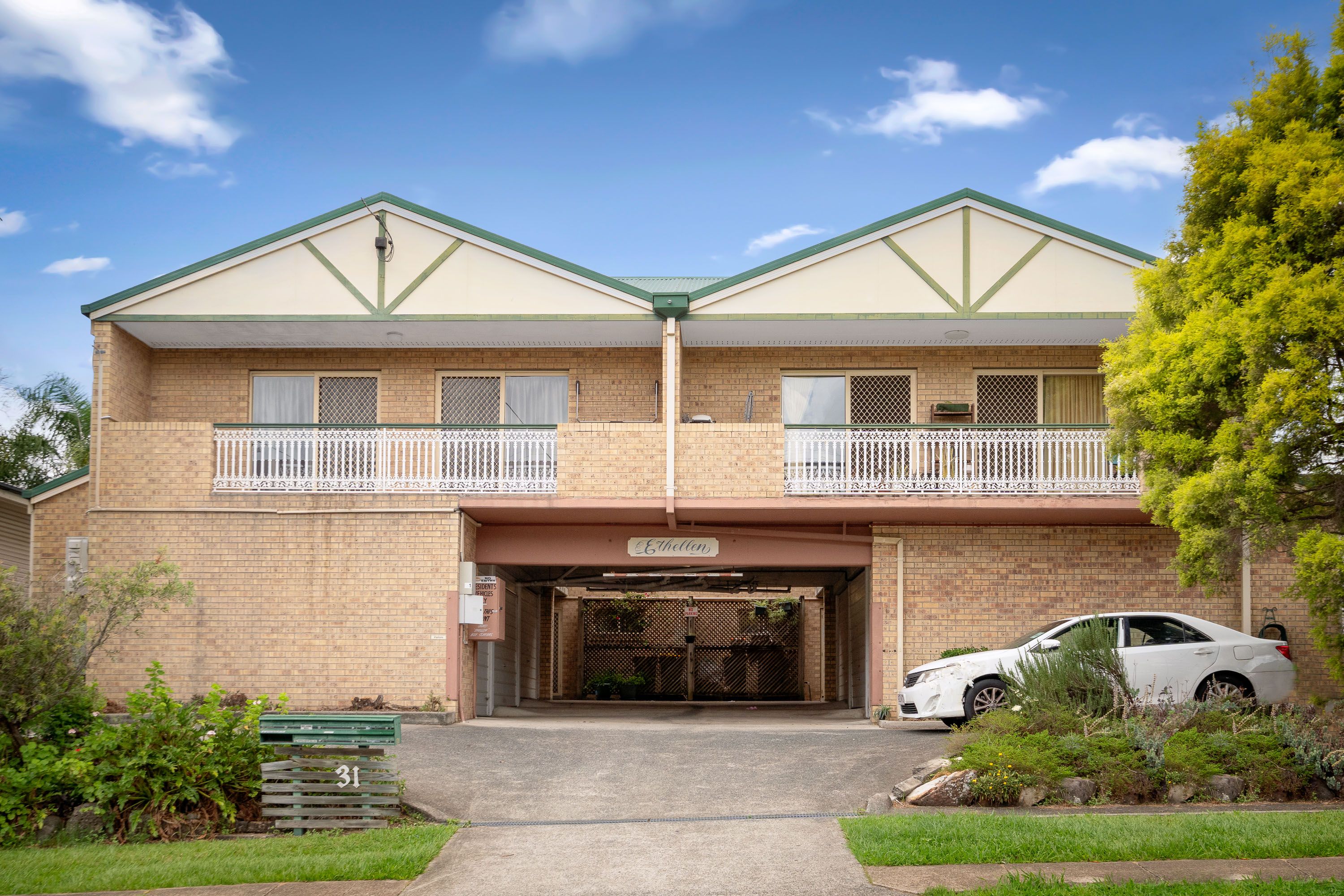 31 Victor Street, Holland Park QLD 4121